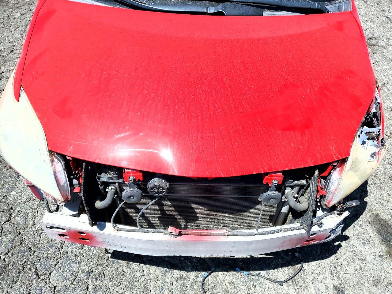 2015 Toyota Prius Persona Series Red vin: JTDKN3DU2F0401521
