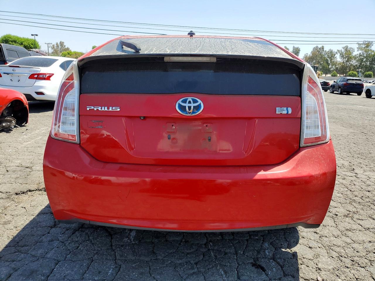 2015 Toyota Prius Persona Series Red vin: JTDKN3DU2F0401521