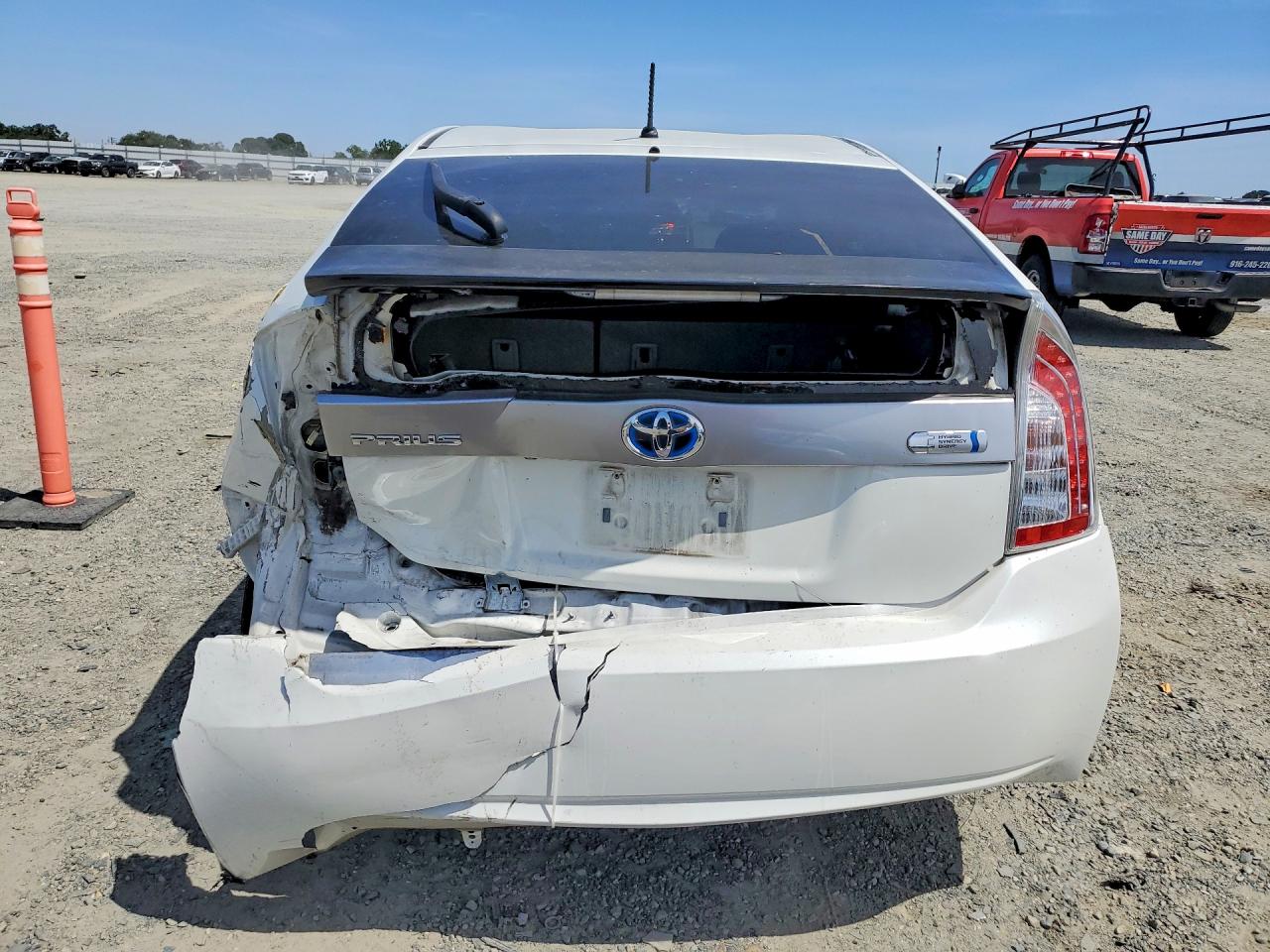 2015 Toyota Prius Two White vin: JTDKN3DU2F0417069