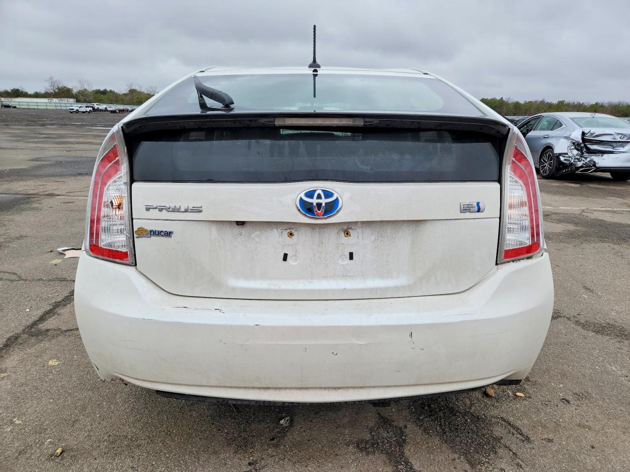 2015 Toyota Prius Persona Series White vin: JTDKN3DU2F0419694