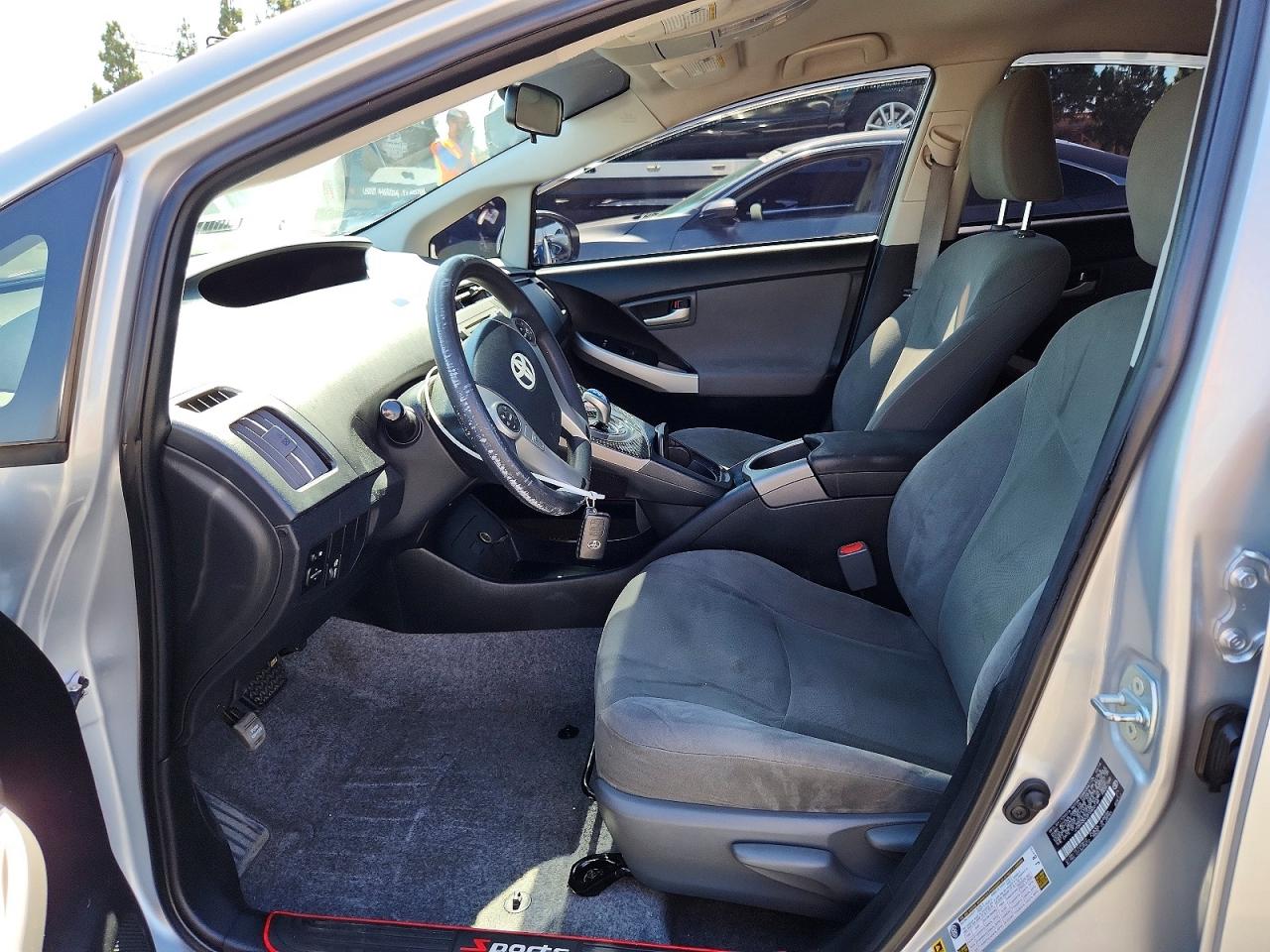 2015 Toyota Prius Two Silver vin: JTDKN3DU2F0420148
