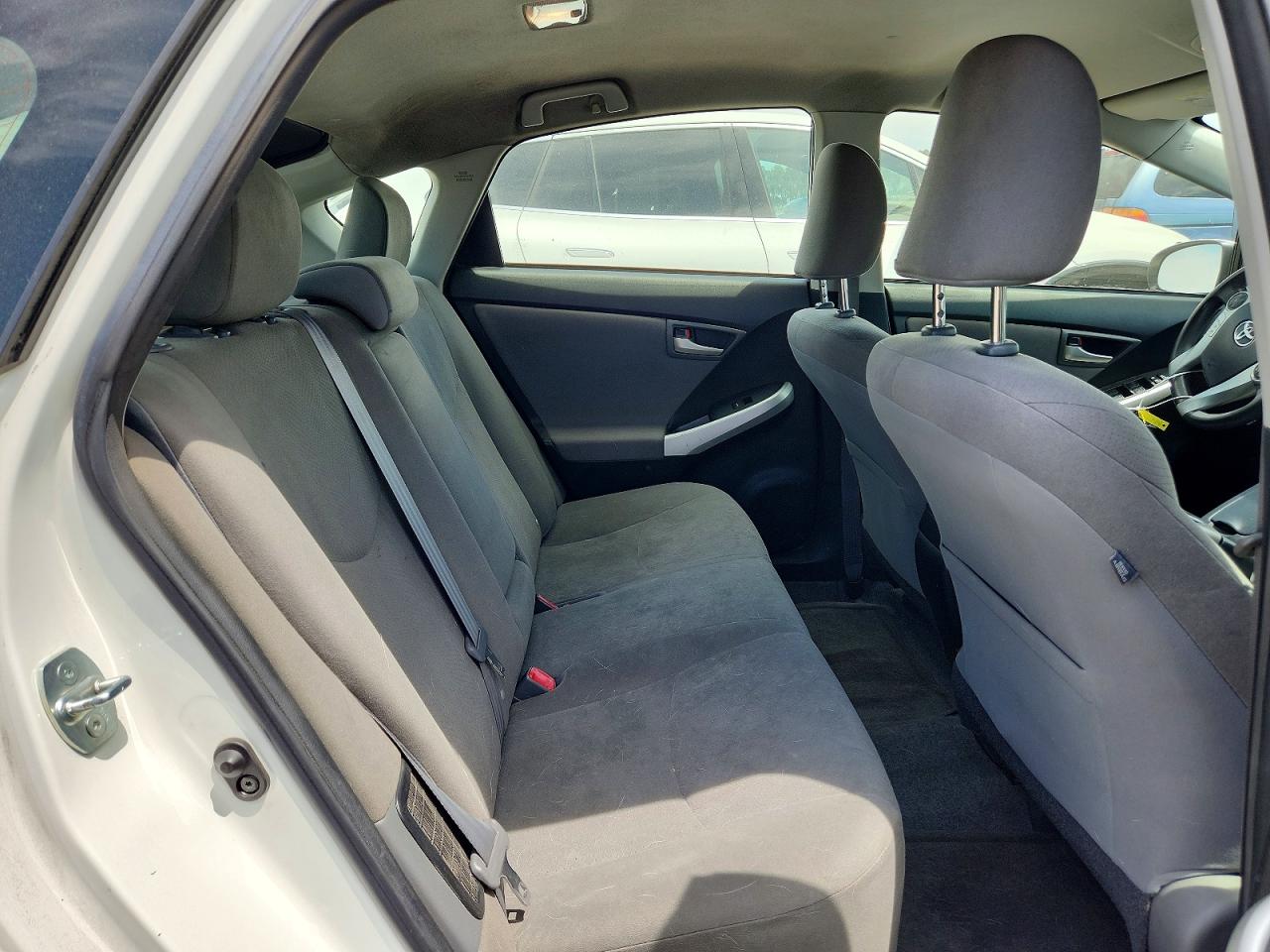 2015 Toyota Prius Two White vin: JTDKN3DU2F0425625