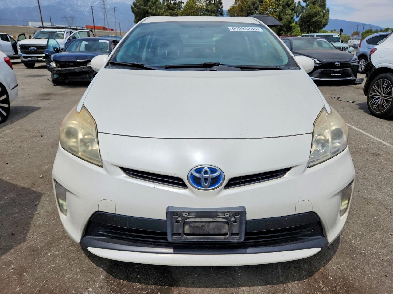 2015 Toyota Prius Two White vin: JTDKN3DU2F0425625