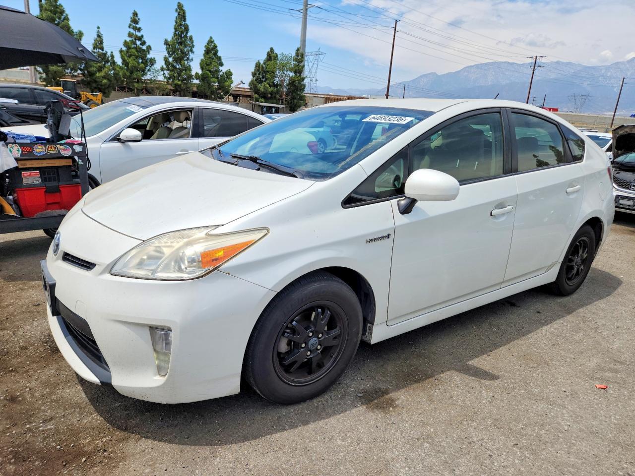 2015 Toyota Prius Two White vin: JTDKN3DU2F0425625