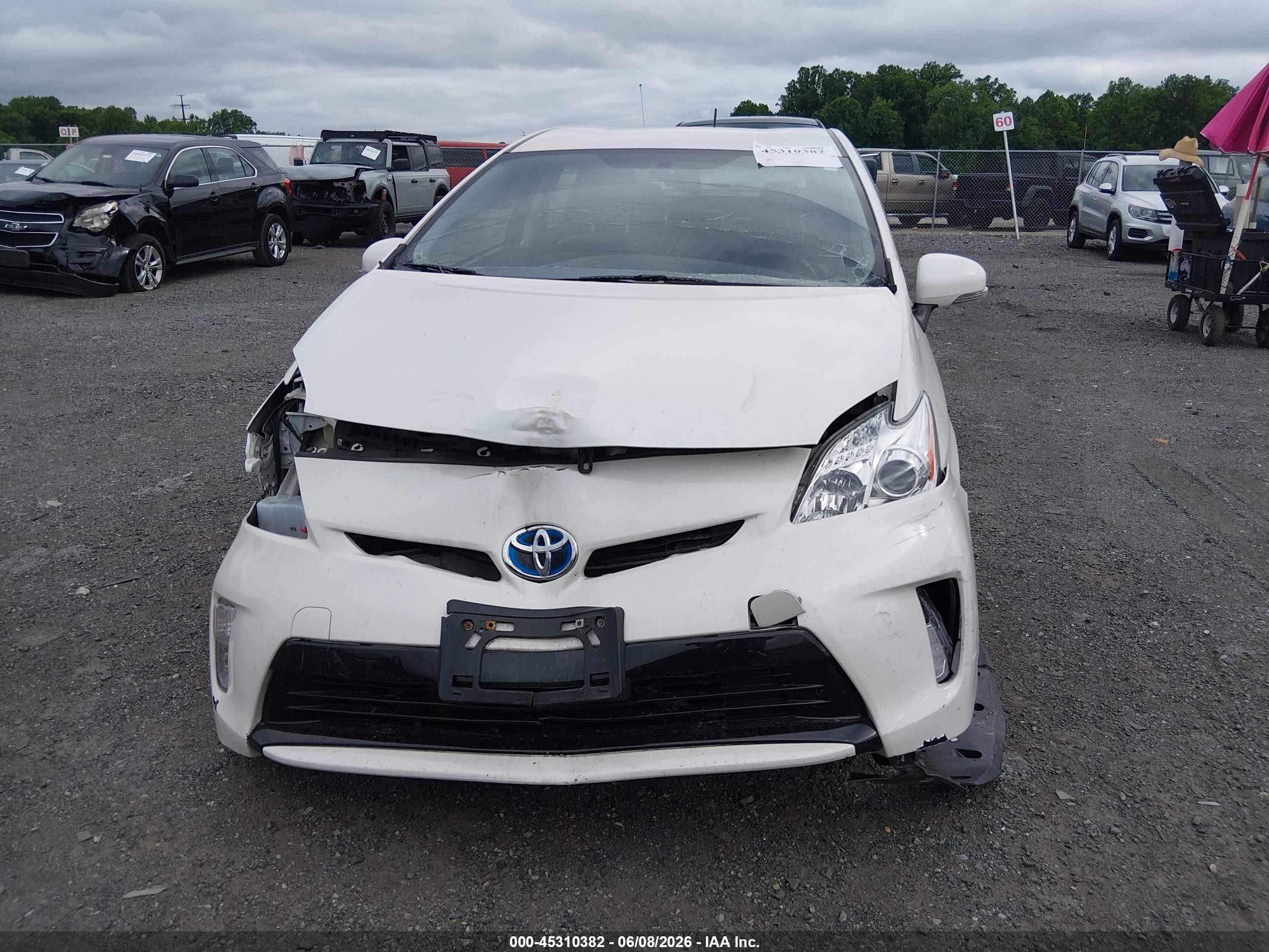 2015 Toyota Prius Persona Series Special Edition White vin: JTDKN3DU2F0425740