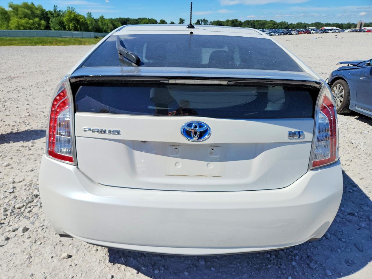 2015 Toyota Prius Three White vin: JTDKN3DU2F0430470