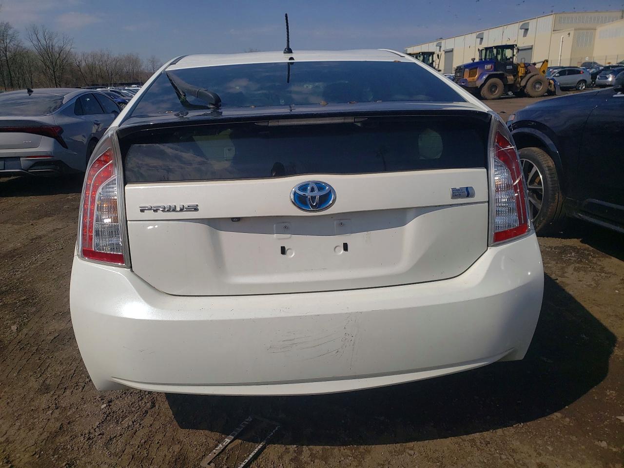 2015 Toyota Prius Two White vin: JTDKN3DU2F0436396