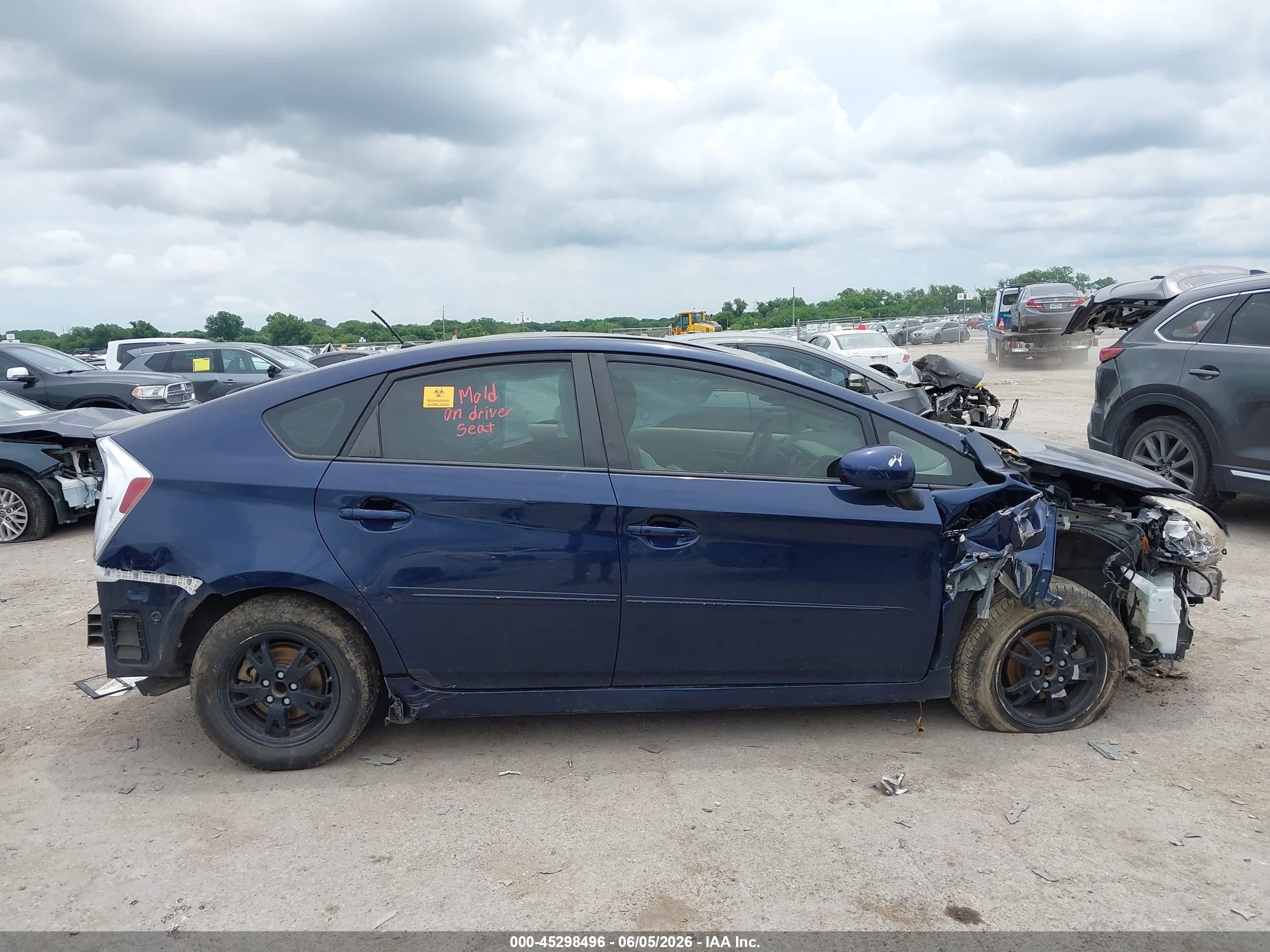 2015 Toyota Prius Two Blue vin: JTDKN3DU2F0445034