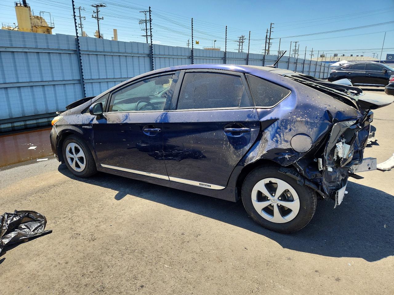 2015 Toyota Prius Three Blue vin: JTDKN3DU2F0448239