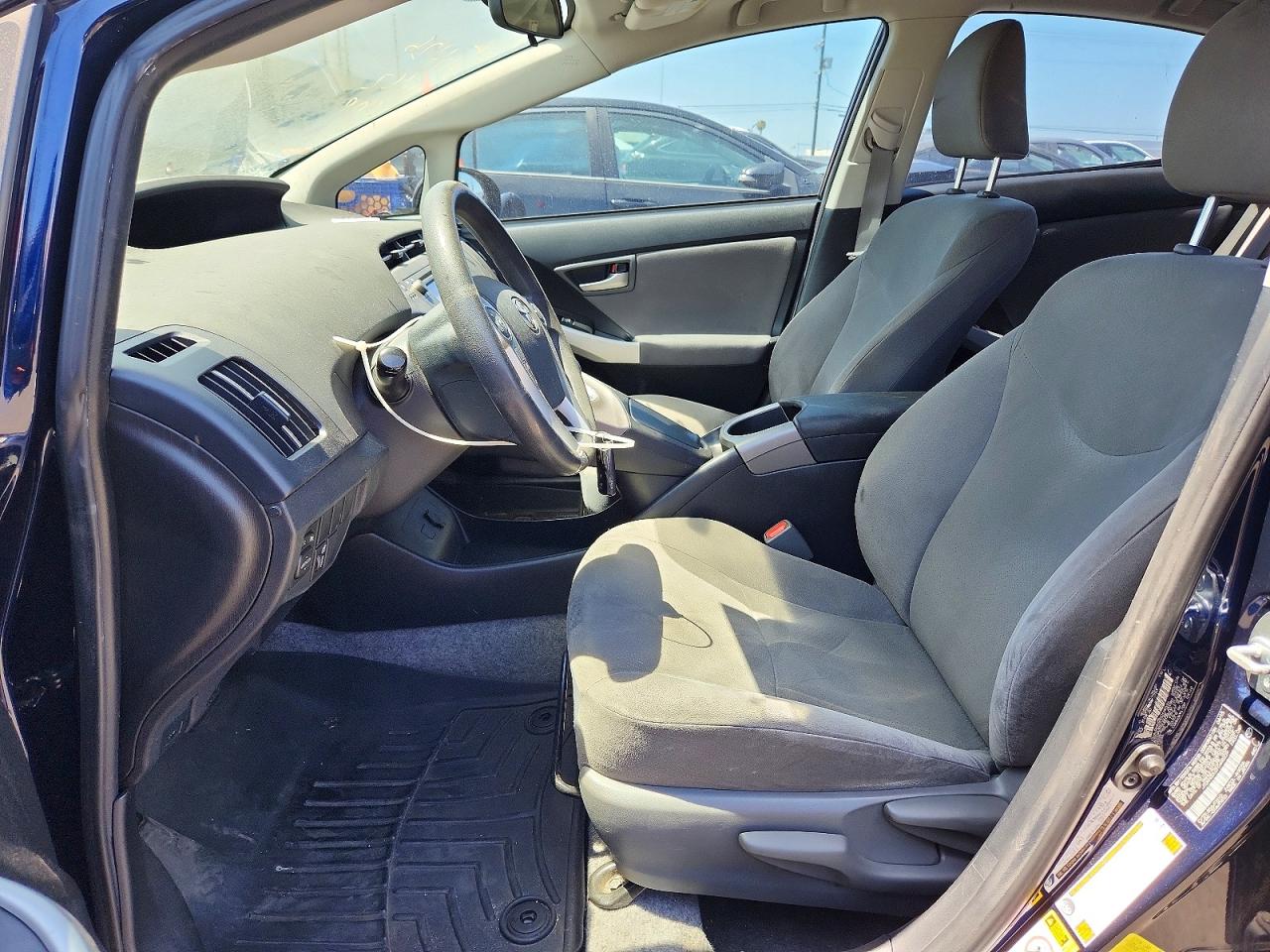 2015 Toyota Prius Three Blue vin: JTDKN3DU2F0448239