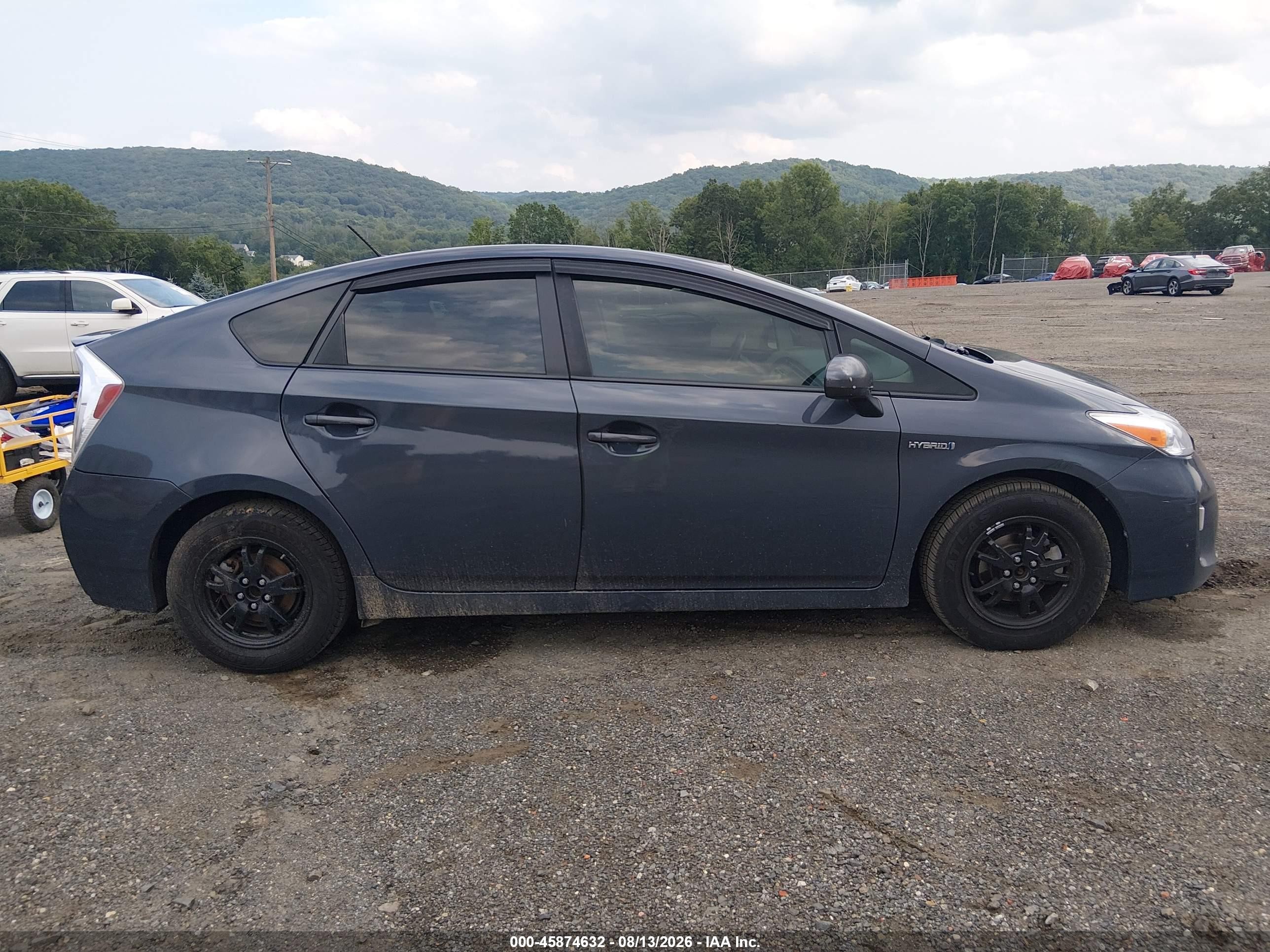 2015 Toyota Prius Two Gray vin: JTDKN3DU2F0454574