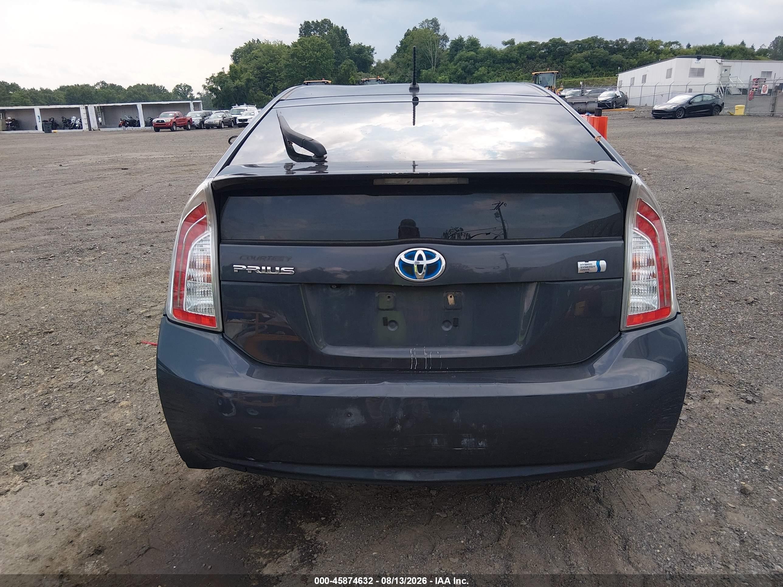2015 Toyota Prius Two Gray vin: JTDKN3DU2F0454574