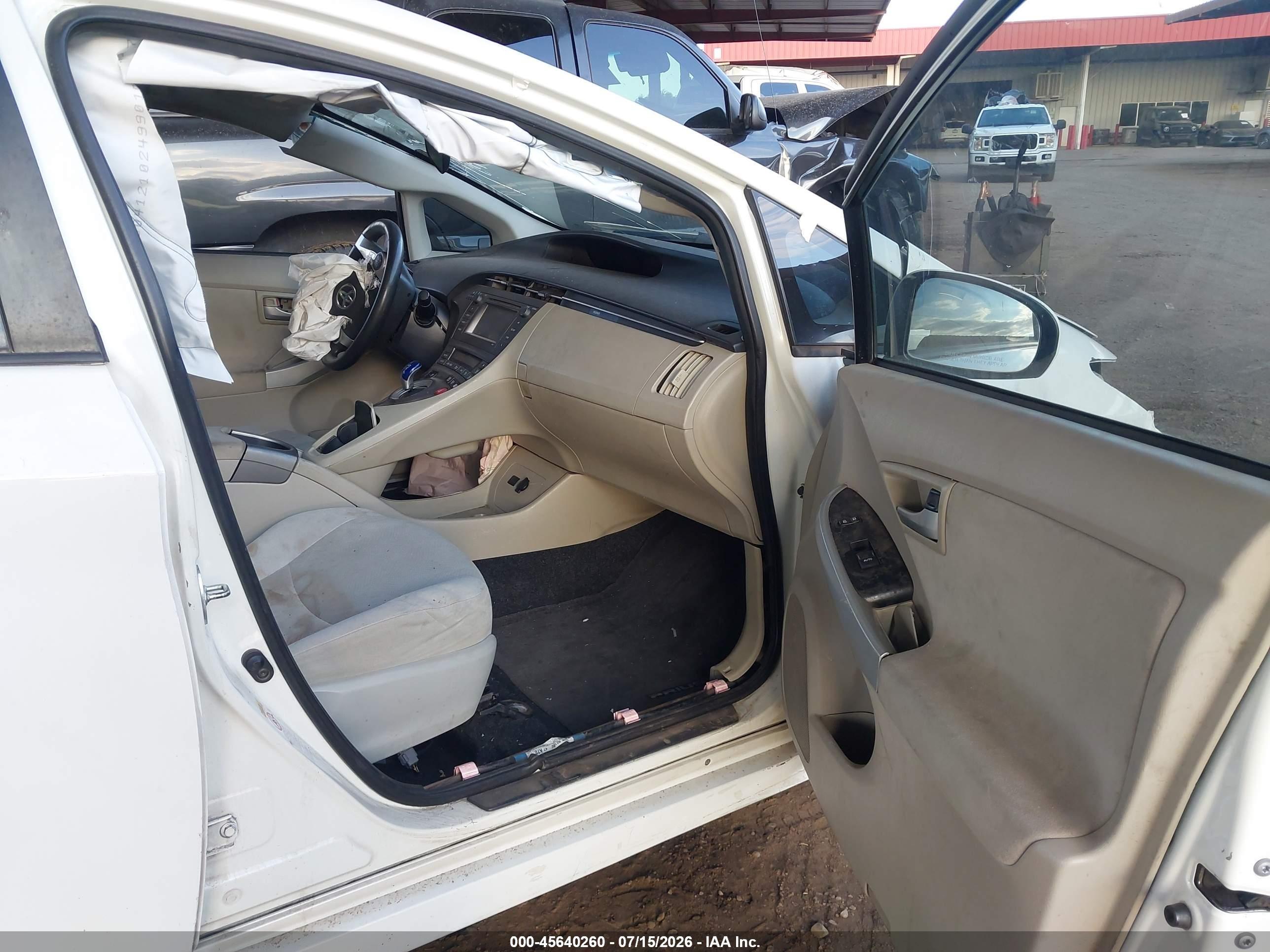 2015 Toyota Prius Two Белый vin: JTDKN3DU2F0459709