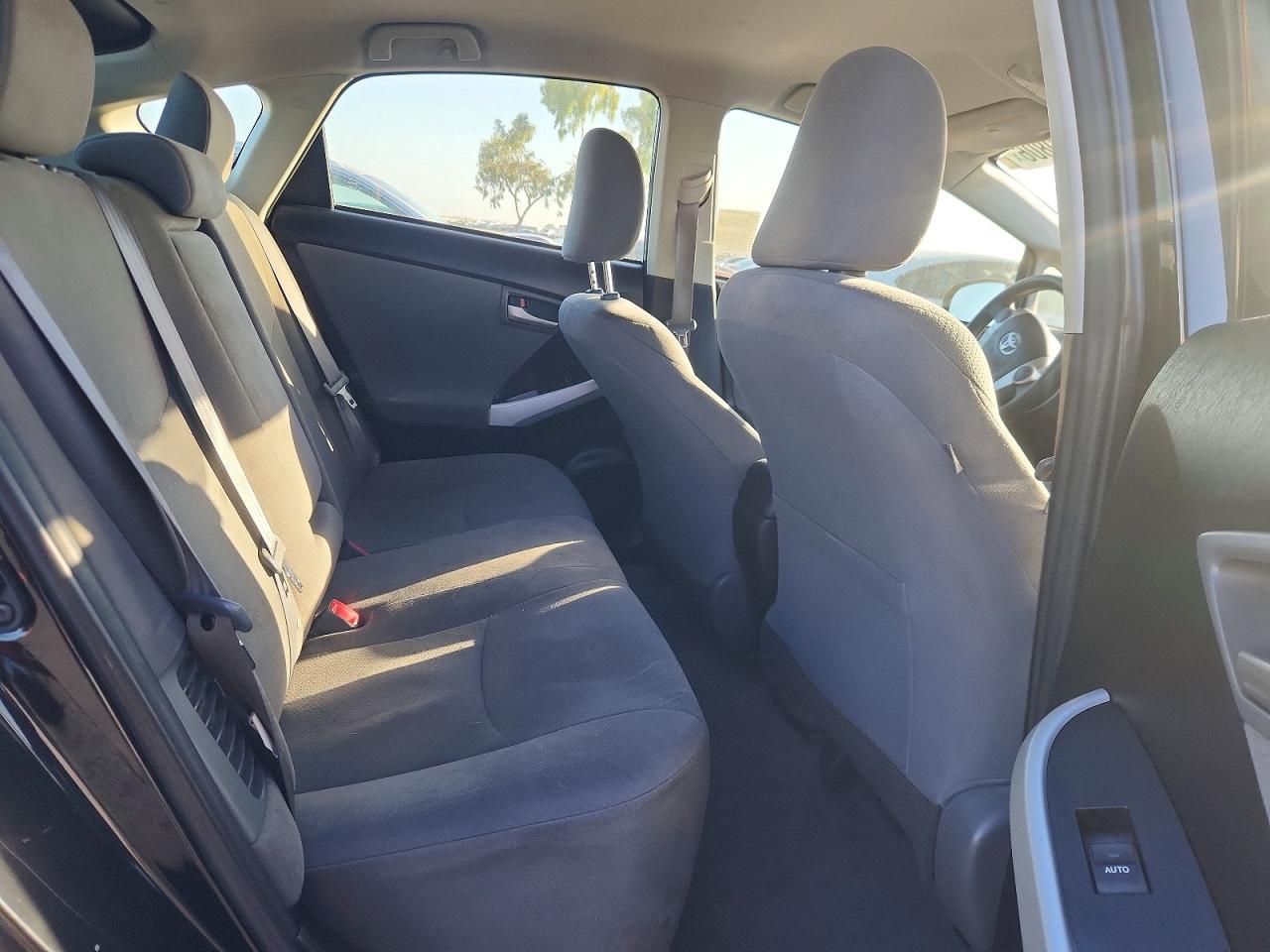 2015 Toyota Prius Two Черный vin: JTDKN3DU2F0467924