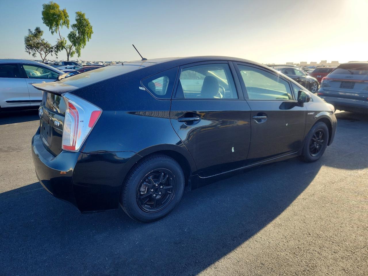 2015 Toyota Prius Two Черный vin: JTDKN3DU2F0467924