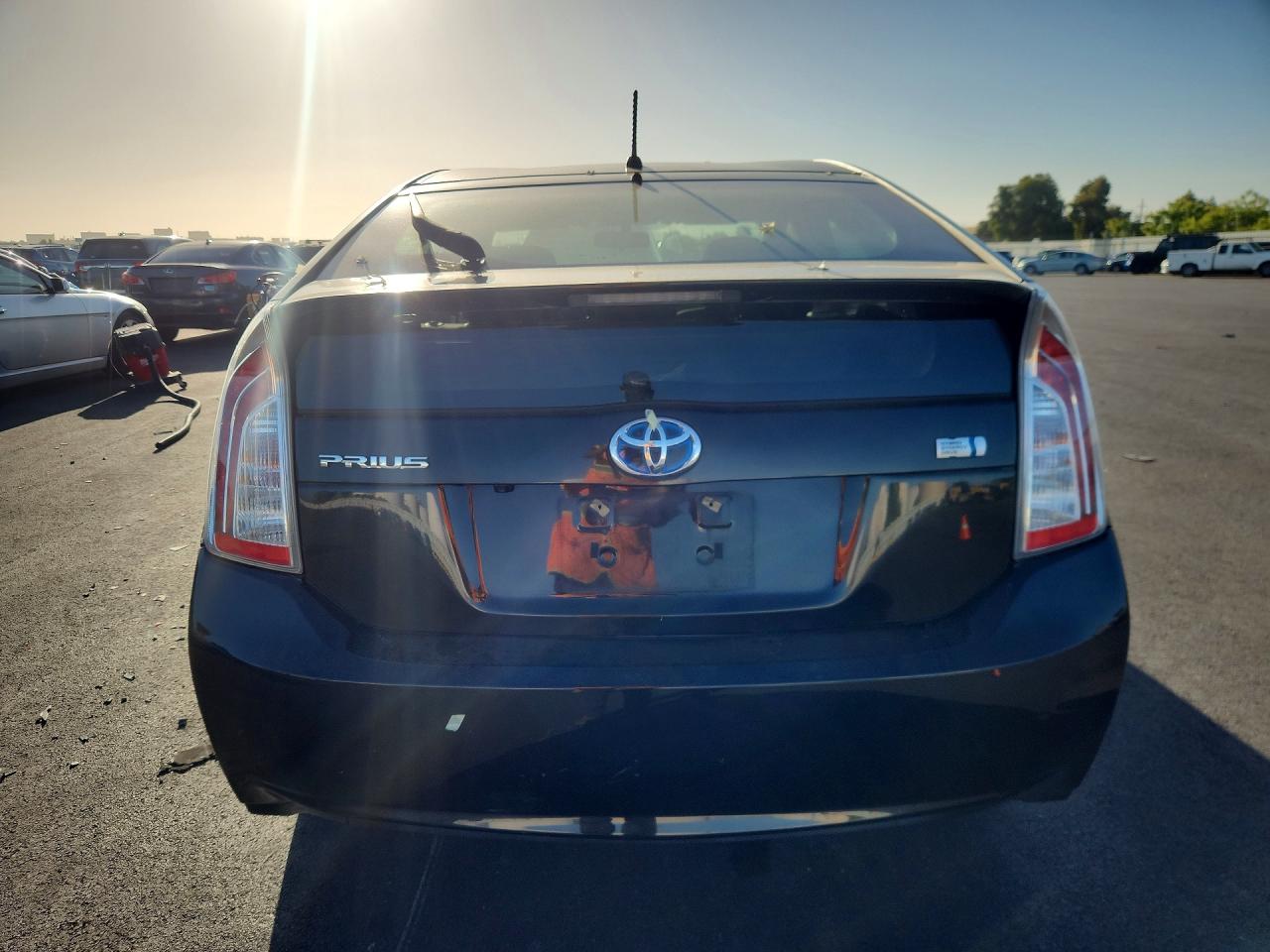 2015 Toyota Prius Two Черный vin: JTDKN3DU2F0467924