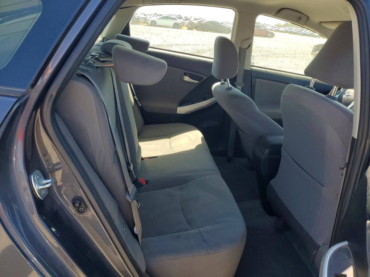 2015 Toyota Prius Two Серый vin: JTDKN3DU2F0470161