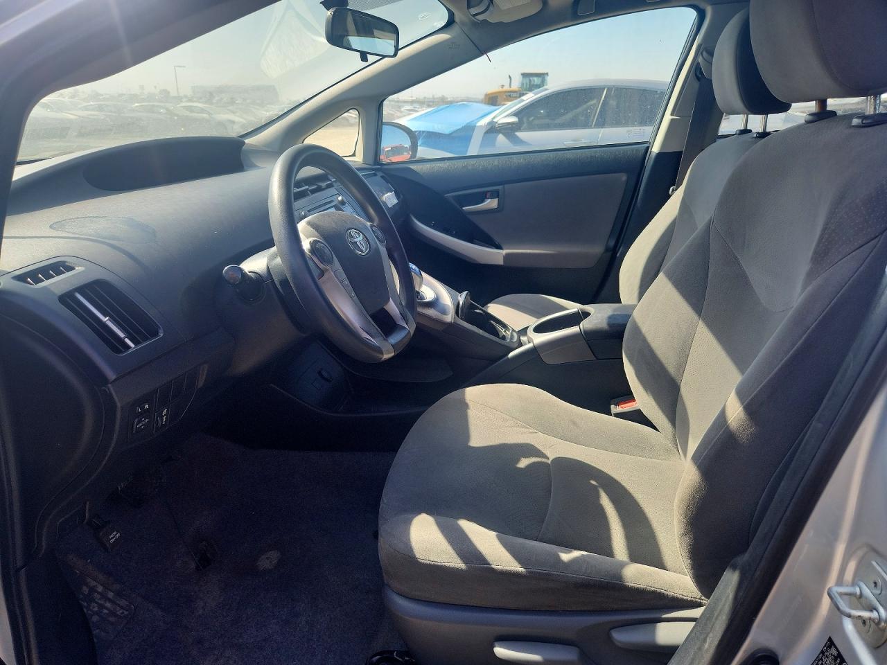 2015 Toyota Prius Three Silver vin: JTDKN3DU2F0476364
