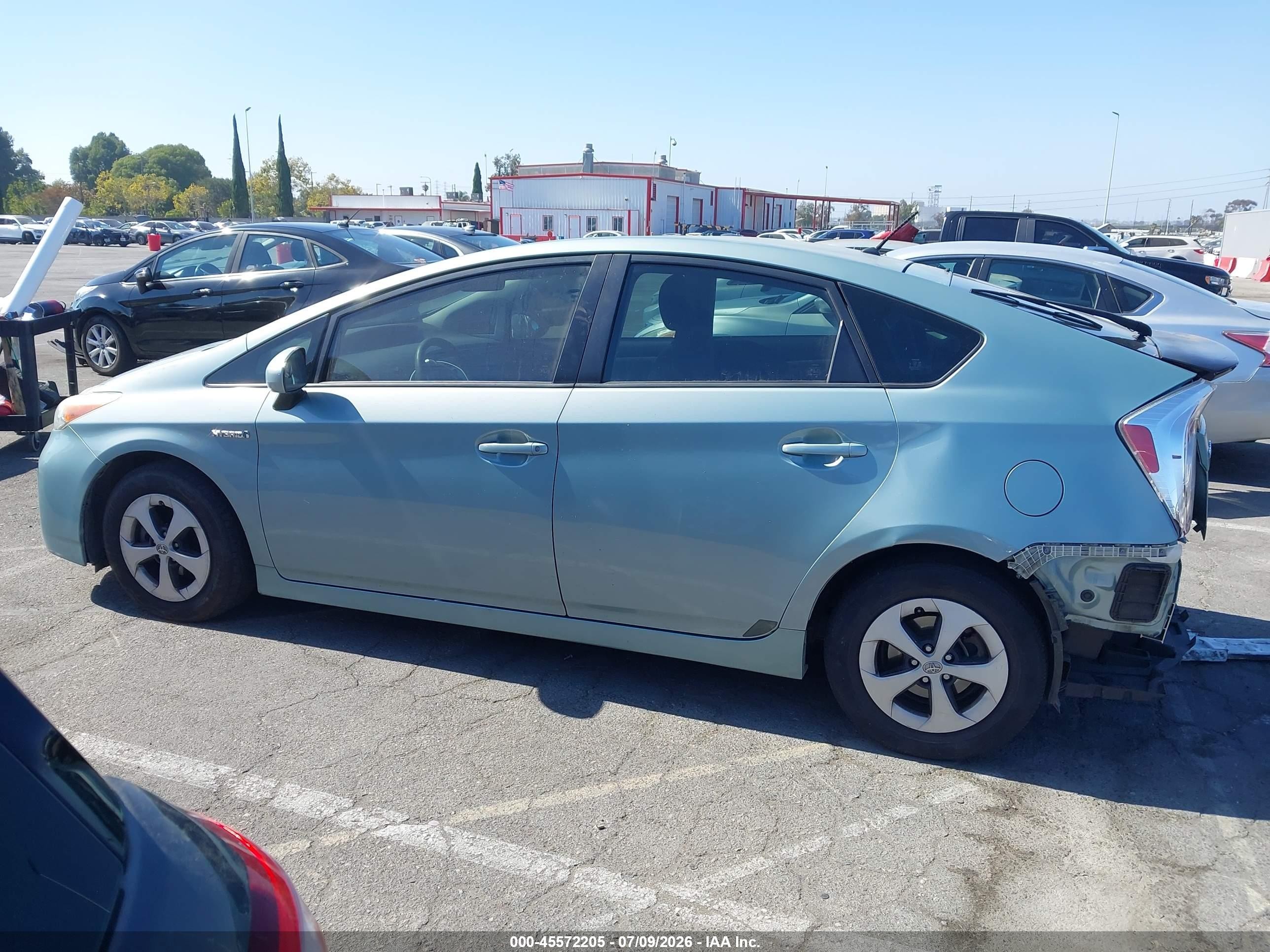 2015 Toyota Prius Two Green vin: JTDKN3DU2F1881599