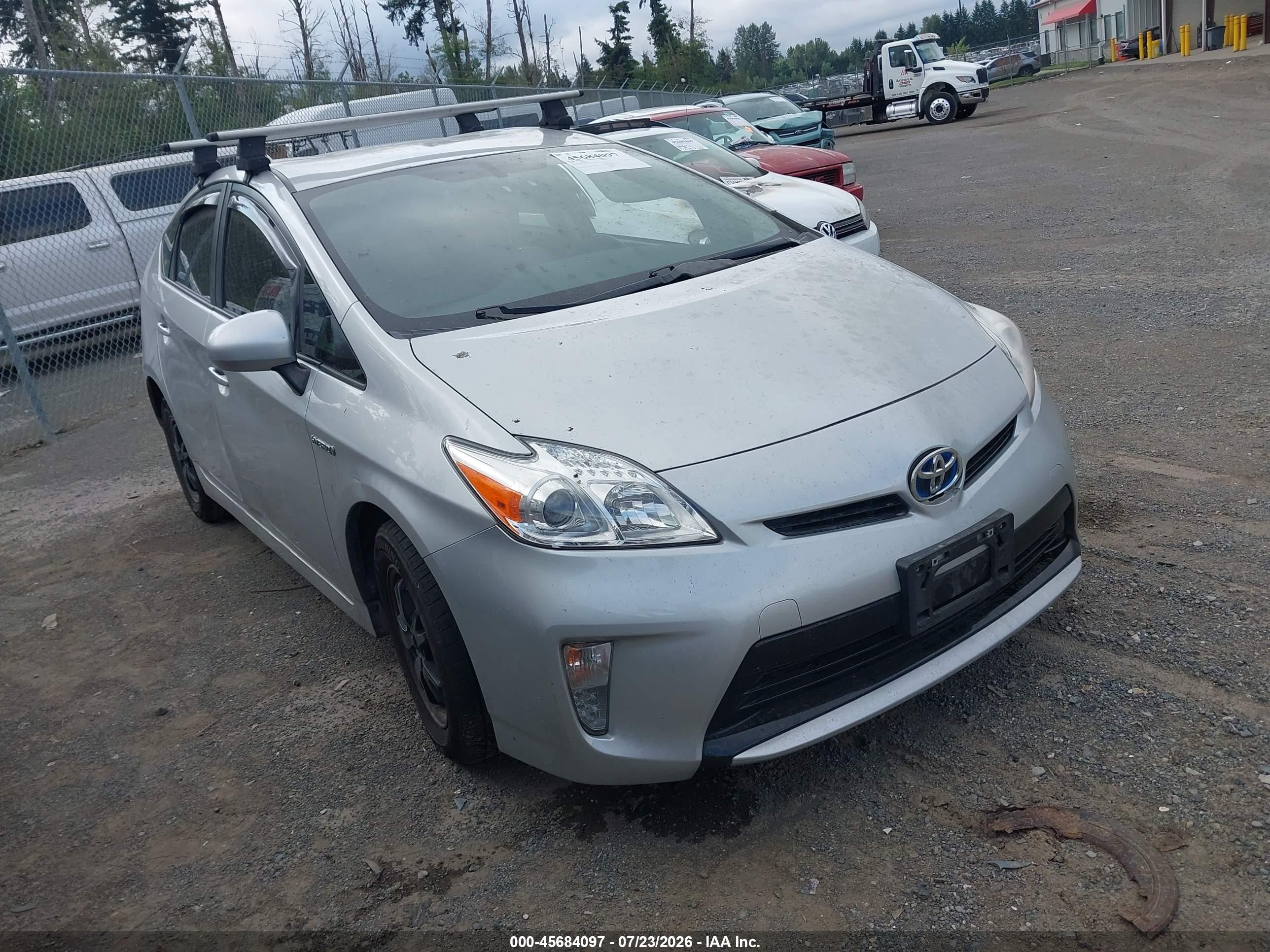 2015 Toyota Prius Four Silver vin: JTDKN3DU2F1894837