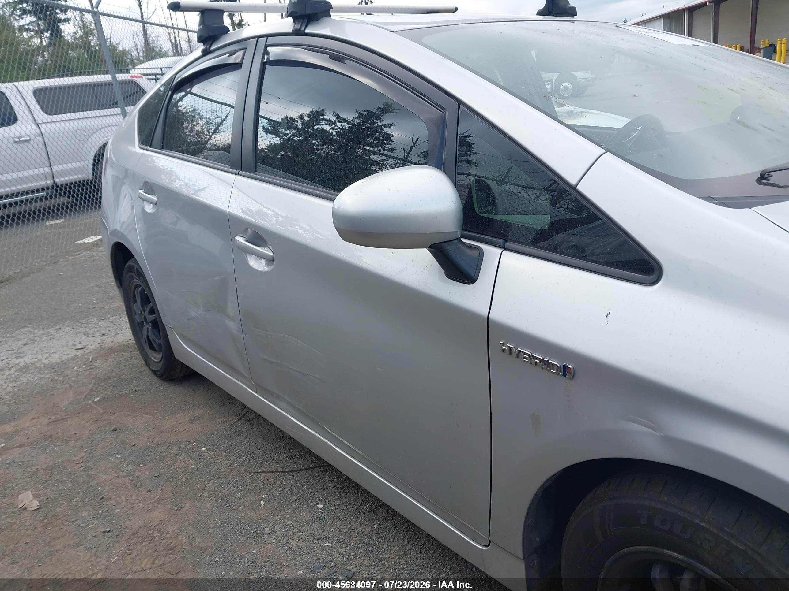 2015 Toyota Prius Four Silver vin: JTDKN3DU2F1894837