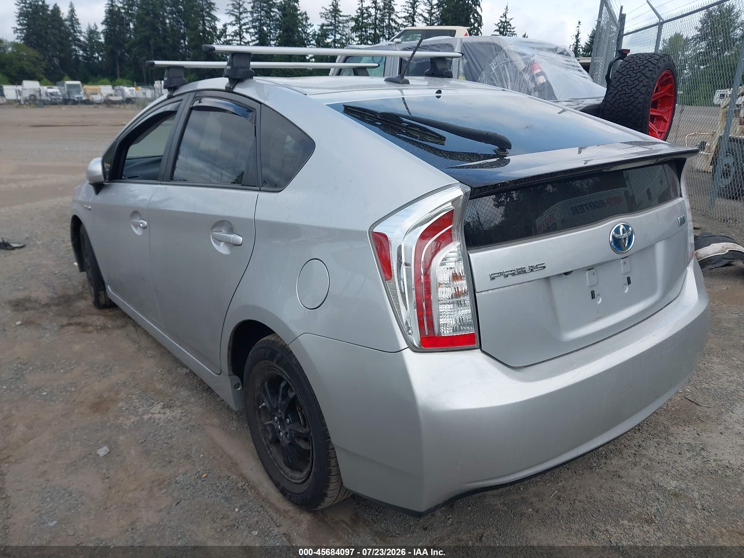 2015 Toyota Prius Four Silver vin: JTDKN3DU2F1894837