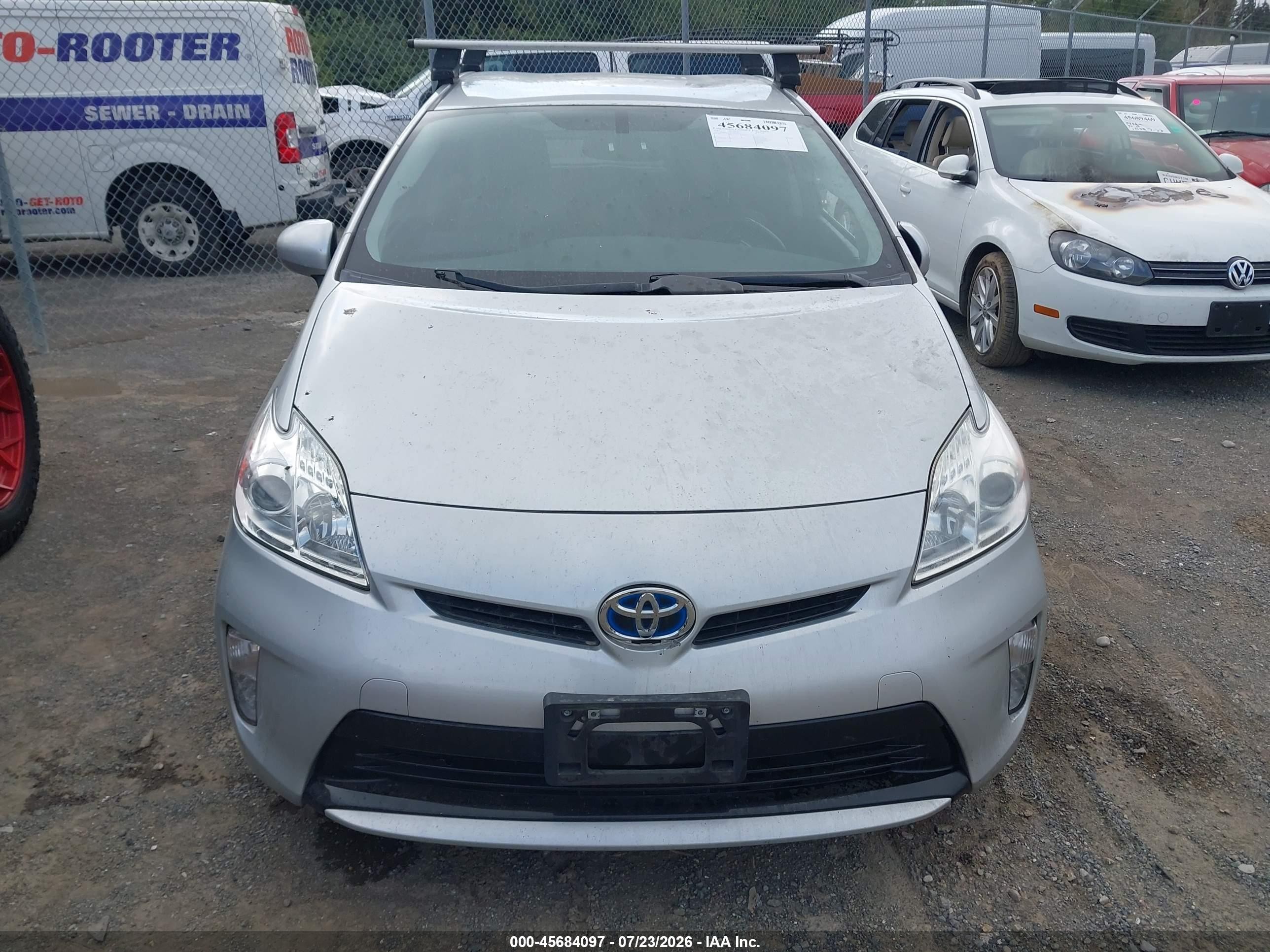 2015 Toyota Prius Four Silver vin: JTDKN3DU2F1894837
