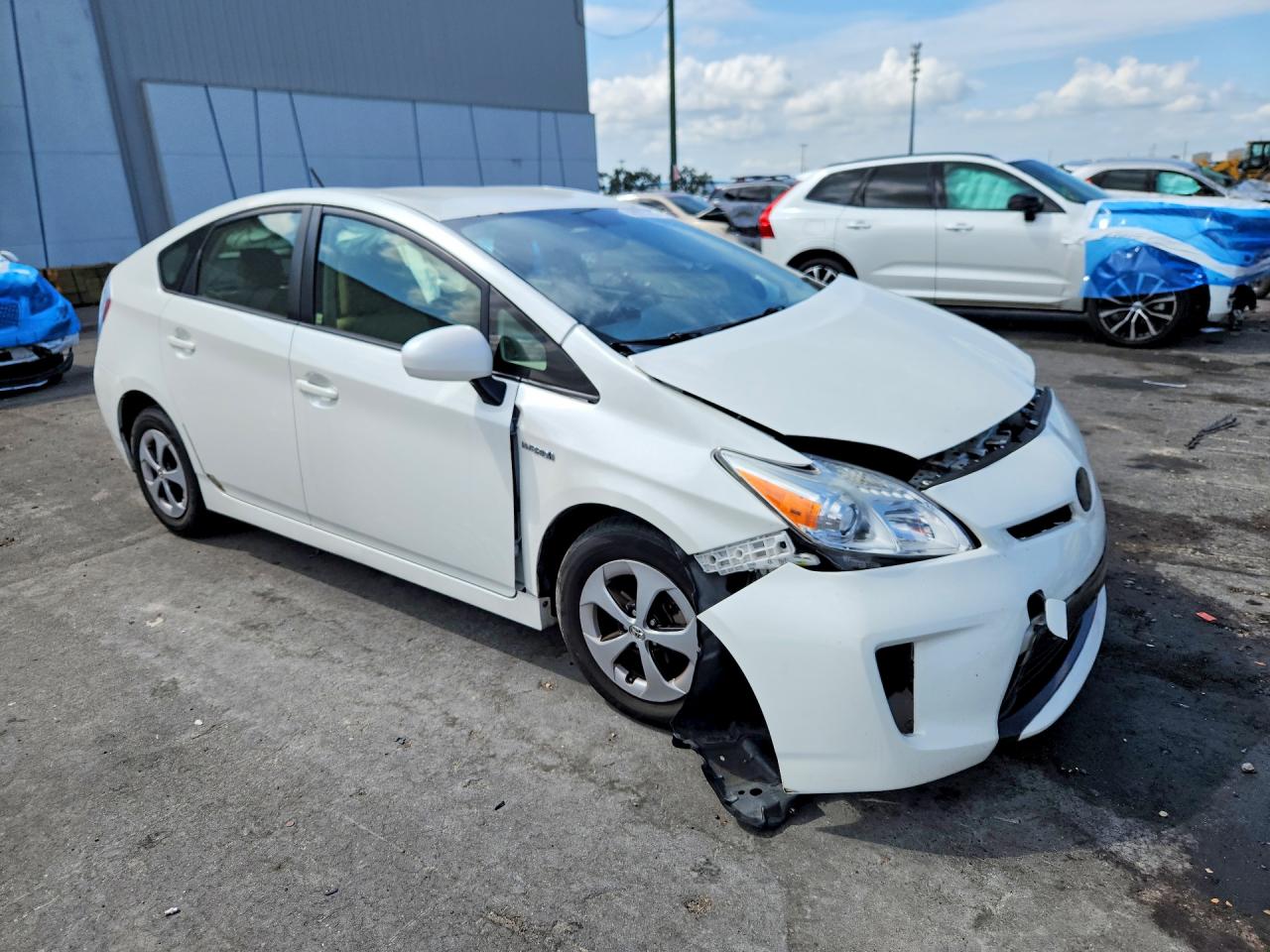 2015 Toyota Prius Four White vin: JTDKN3DU2F1894868