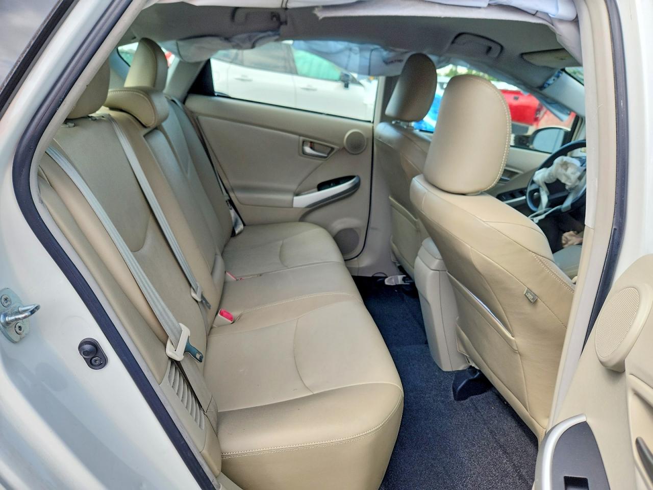 2015 Toyota Prius Four White vin: JTDKN3DU2F1894868