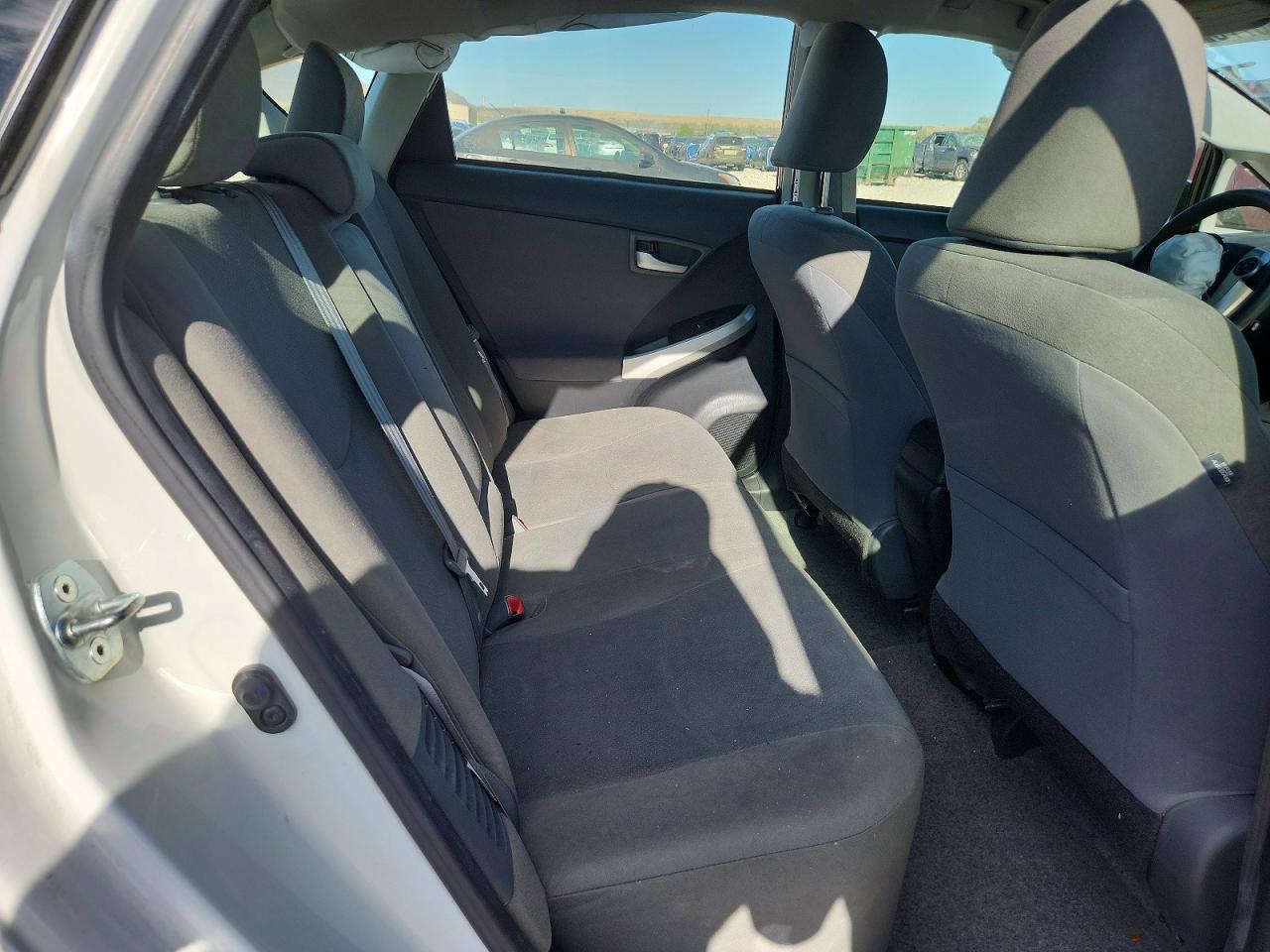 2015 Toyota Prius Two White vin: JTDKN3DU2F1918702