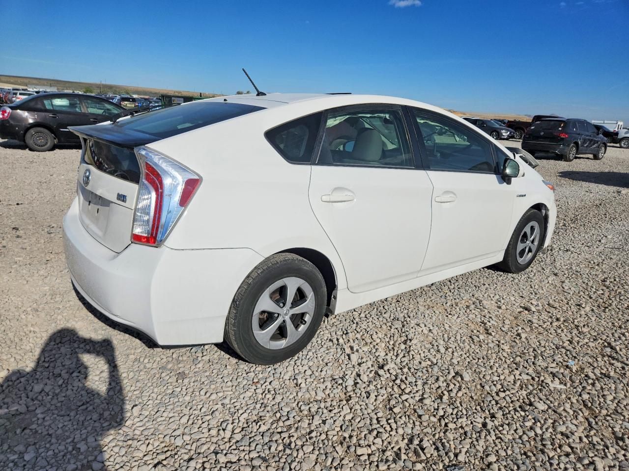 2015 Toyota Prius Two White vin: JTDKN3DU2F1918702