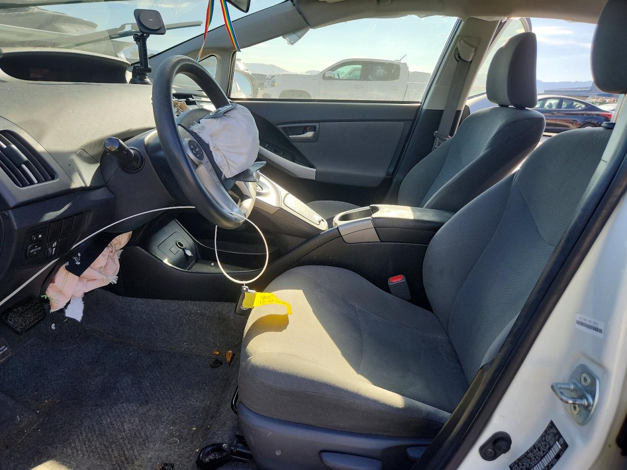 2015 Toyota Prius Two White vin: JTDKN3DU2F1918702
