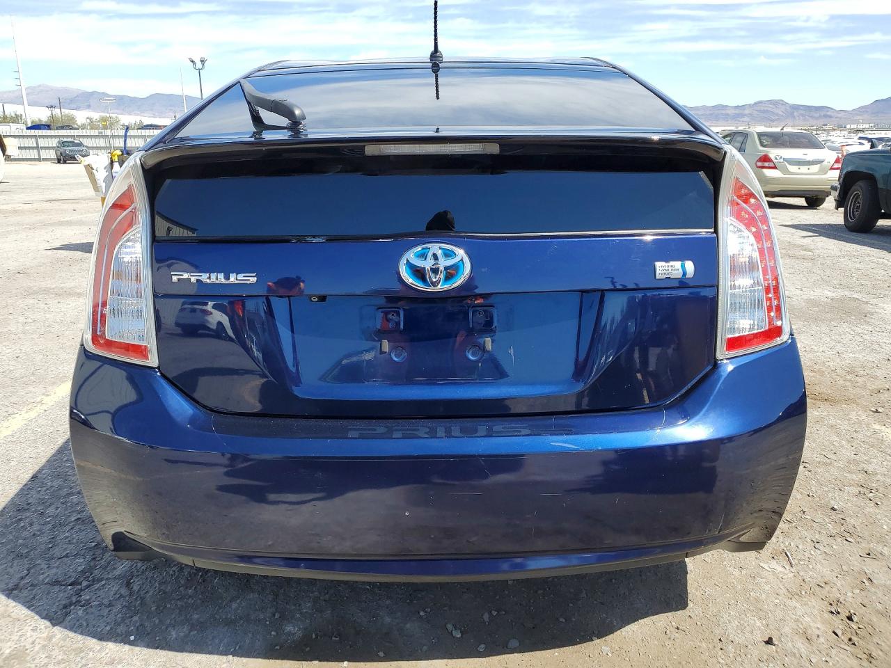 2015 Toyota Prius Two Синий vin: JTDKN3DU2F1929022