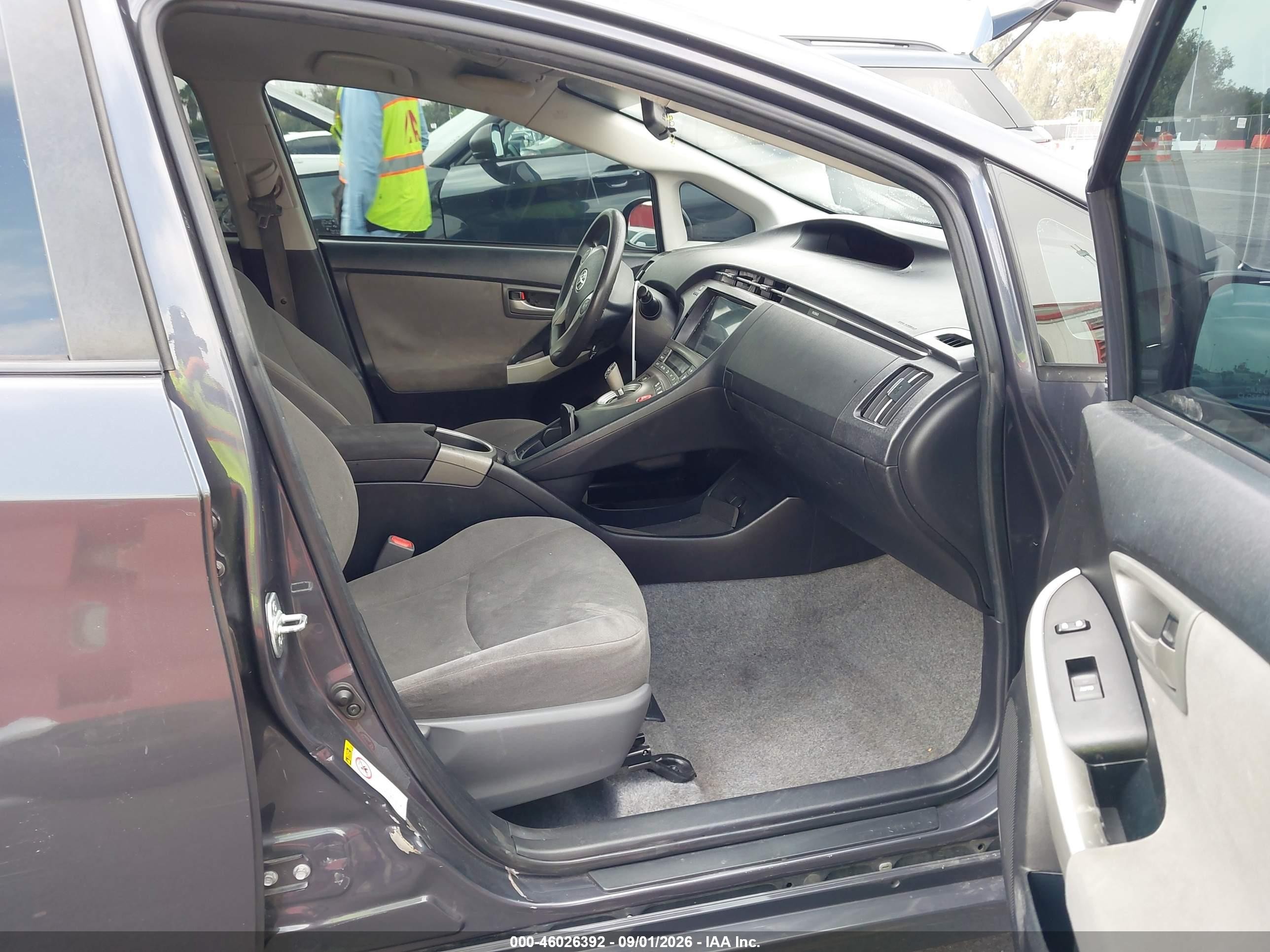 2015 Toyota Prius Three Gray vin: JTDKN3DU2F1935693