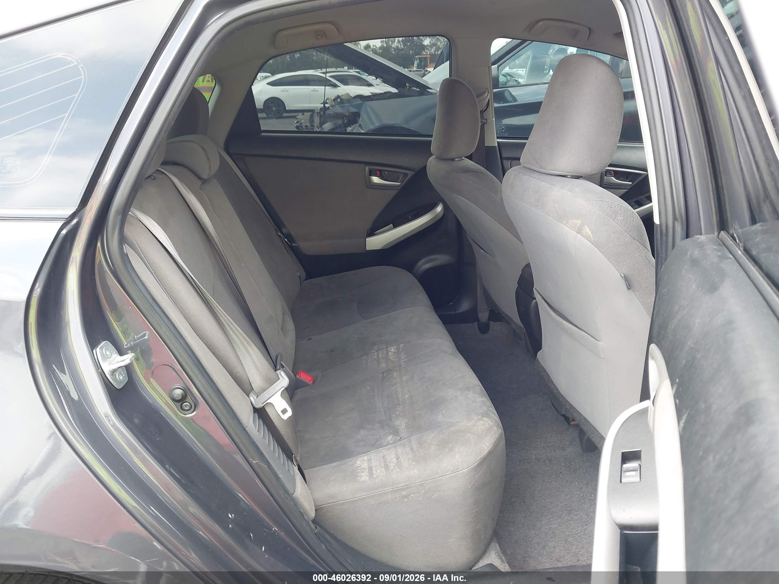 2015 Toyota Prius Three Gray vin: JTDKN3DU2F1935693