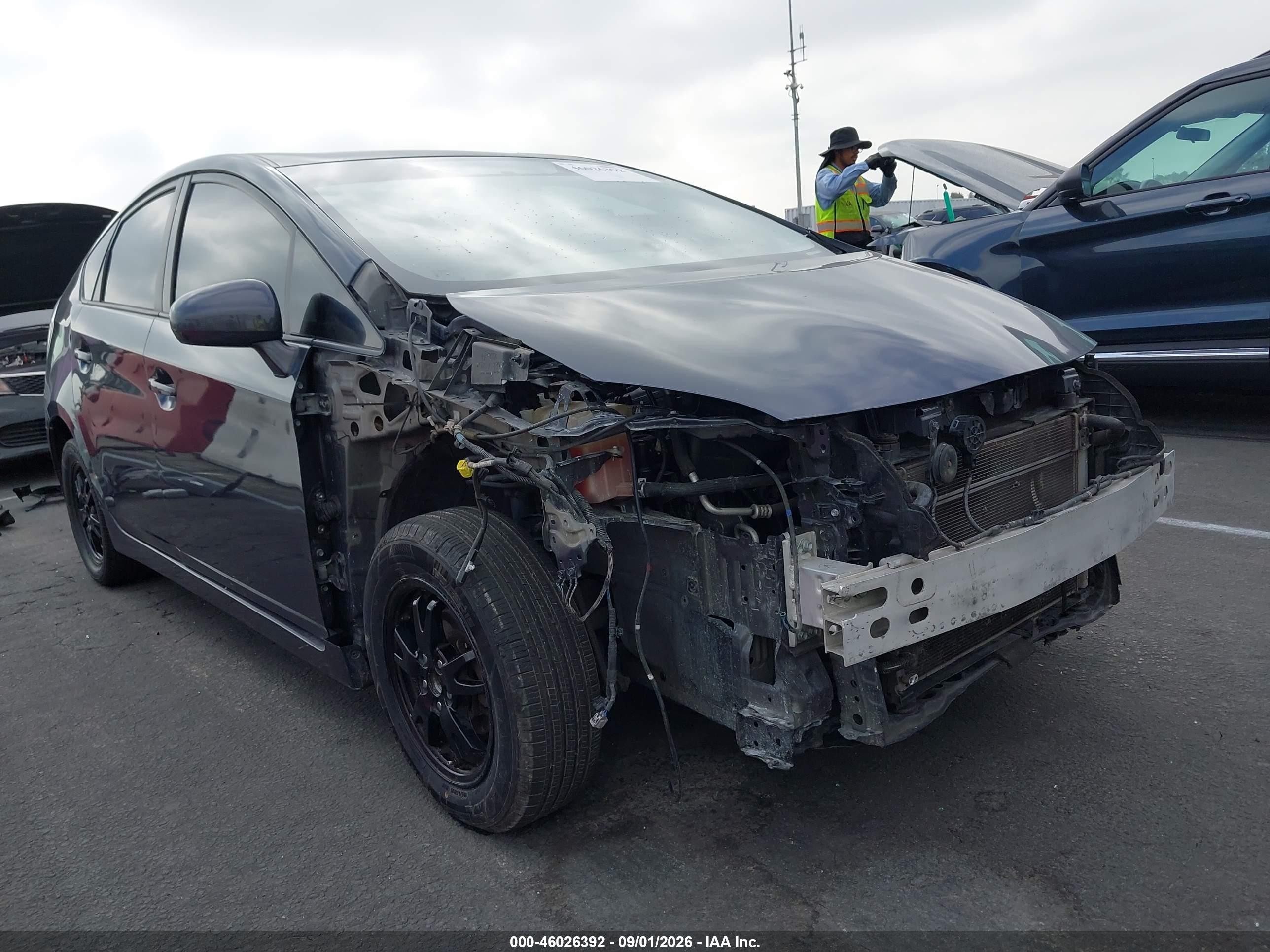 2015 Toyota Prius Three Gray vin: JTDKN3DU2F1935693