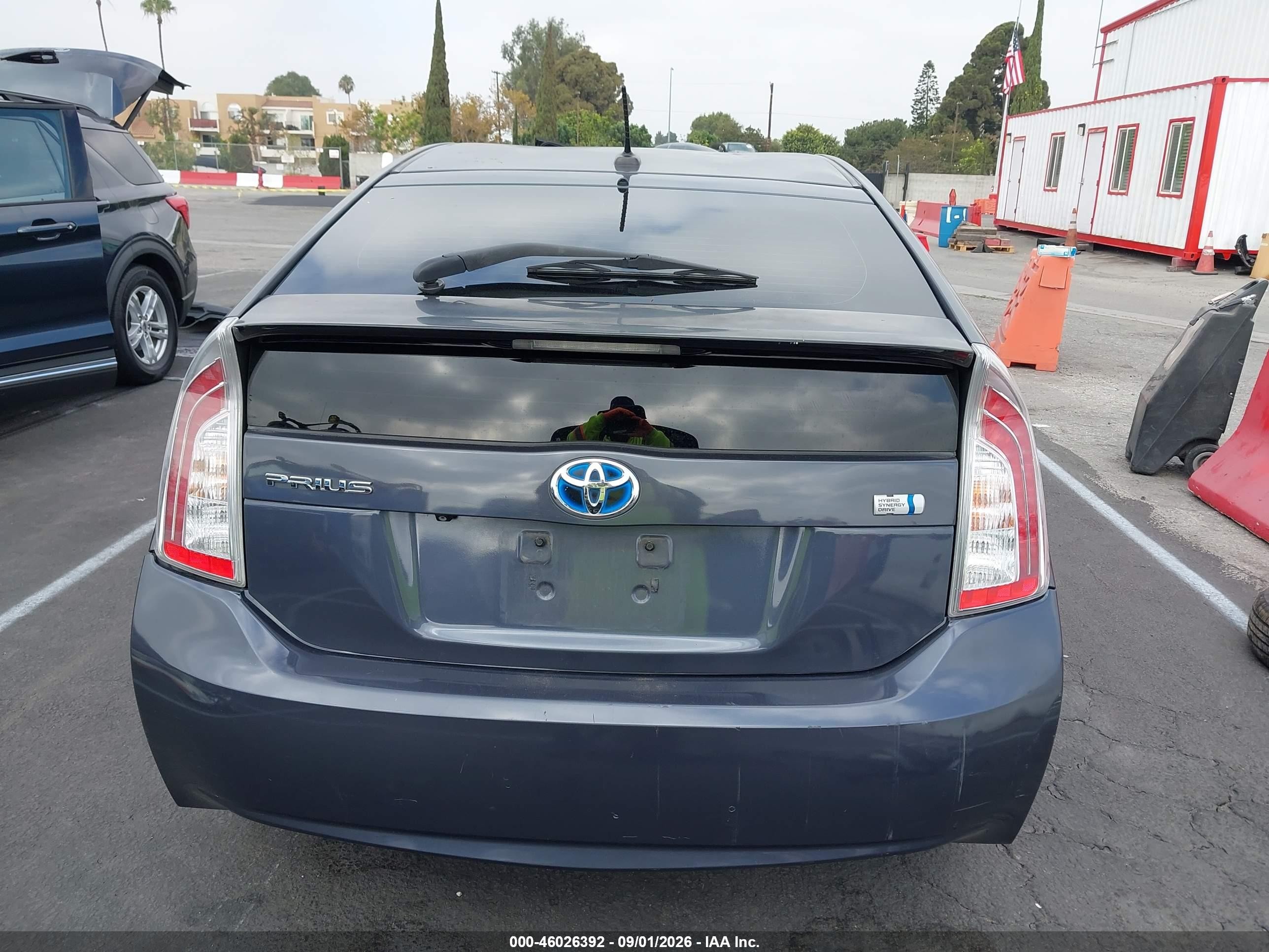 2015 Toyota Prius Three Gray vin: JTDKN3DU2F1935693
