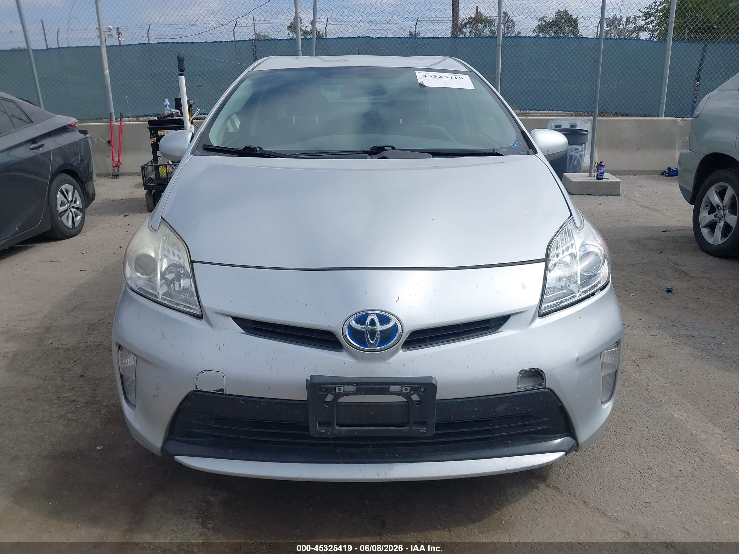 2015 Toyota Prius Two Silver vin: JTDKN3DU2F1958729