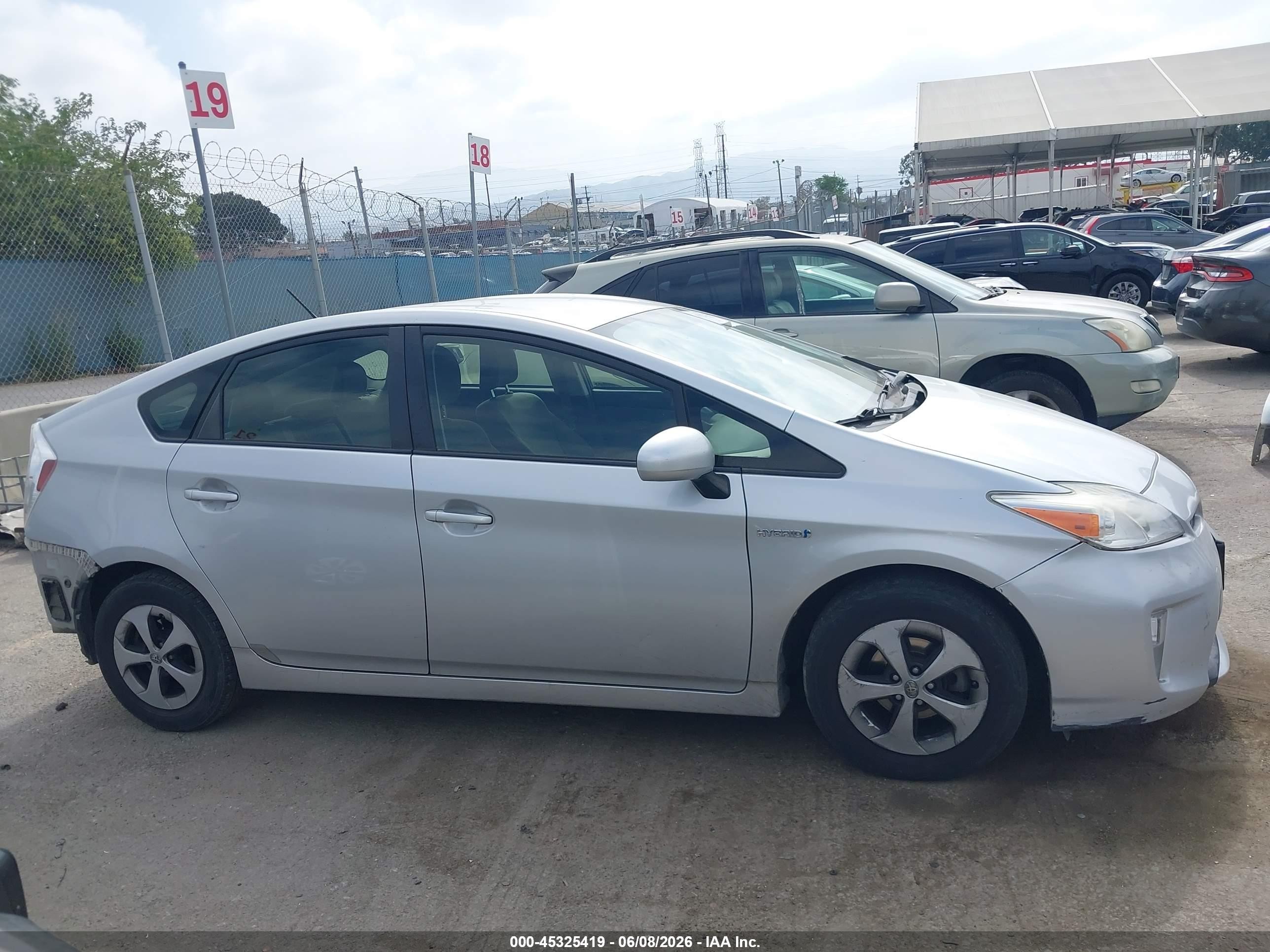 2015 Toyota Prius Two Silver vin: JTDKN3DU2F1958729