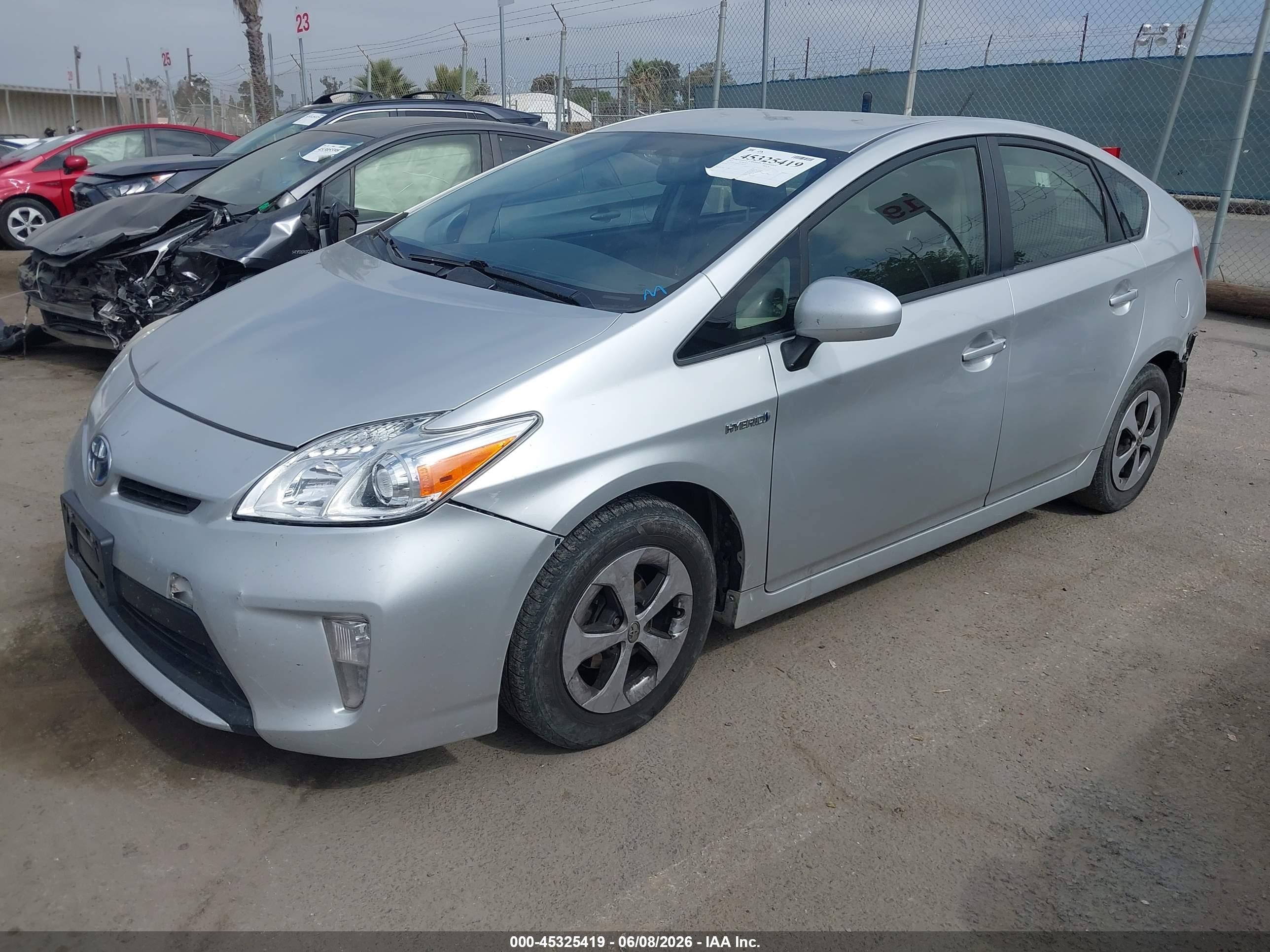 2015 Toyota Prius Two Silver vin: JTDKN3DU2F1958729