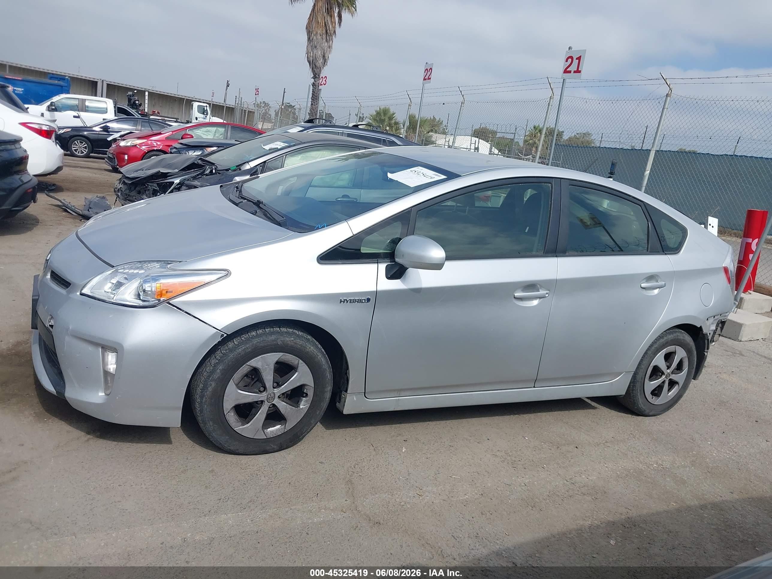 2015 Toyota Prius Two Silver vin: JTDKN3DU2F1958729