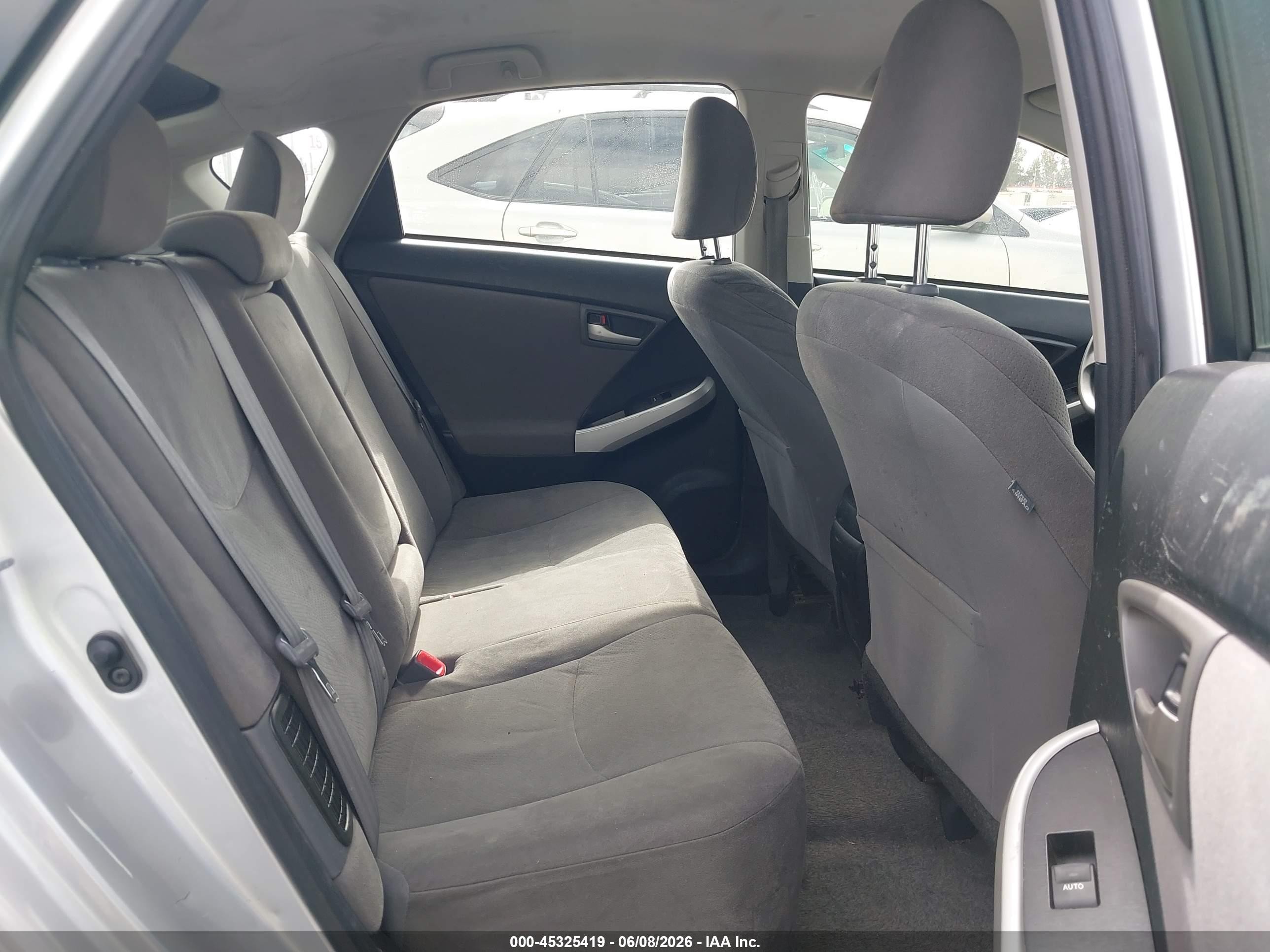 2015 Toyota Prius Two Silver vin: JTDKN3DU2F1958729