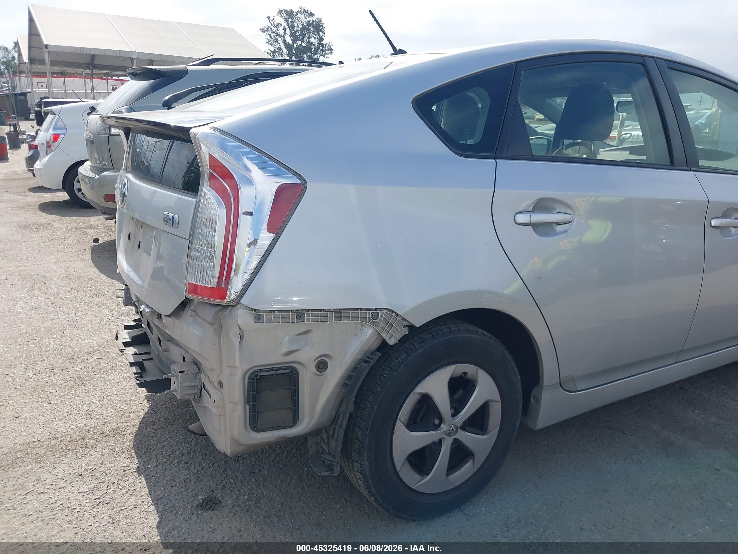 2015 Toyota Prius Two Silver vin: JTDKN3DU2F1958729