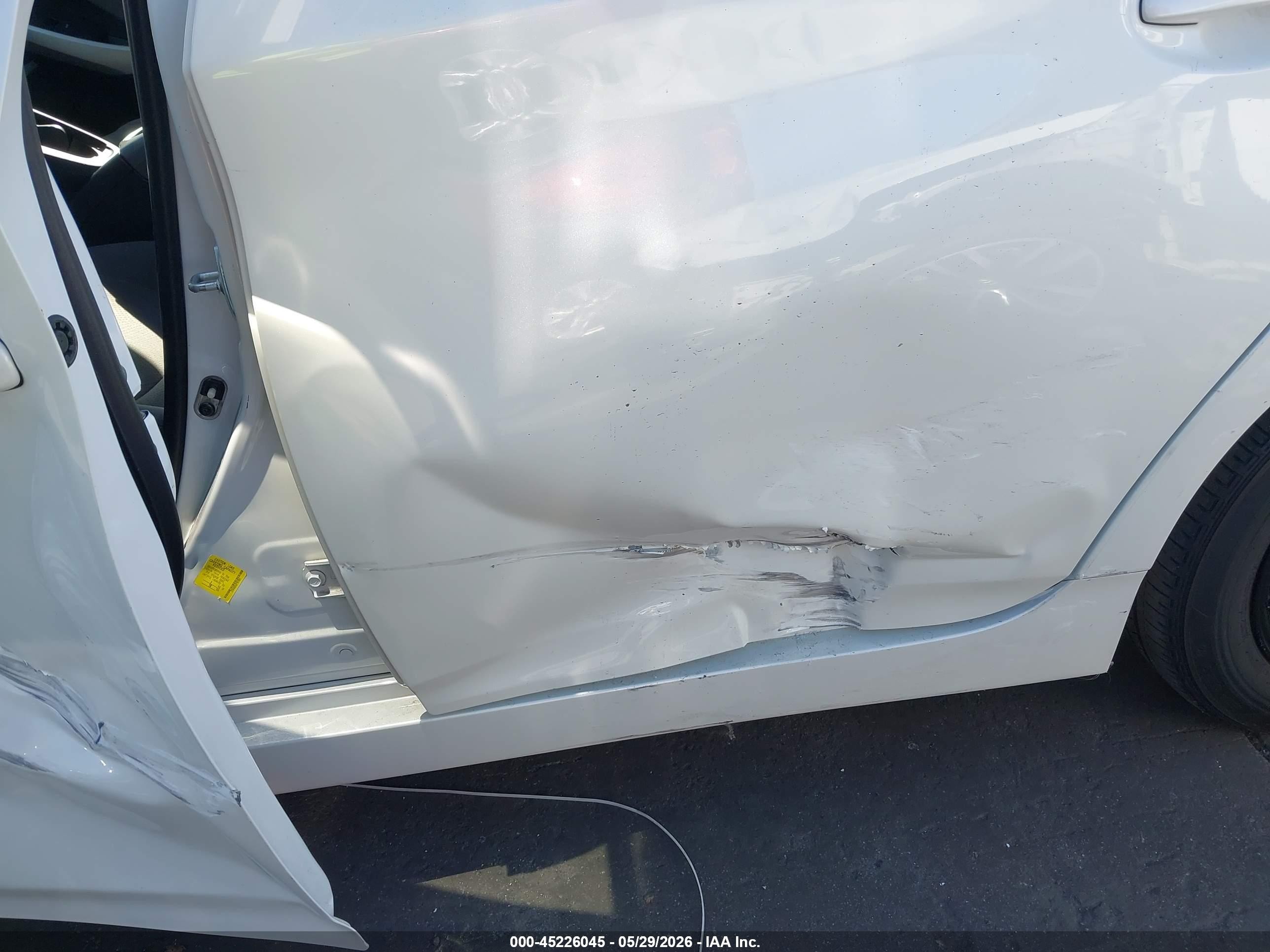 2015 Toyota Prius Three White vin: JTDKN3DU2F1979581