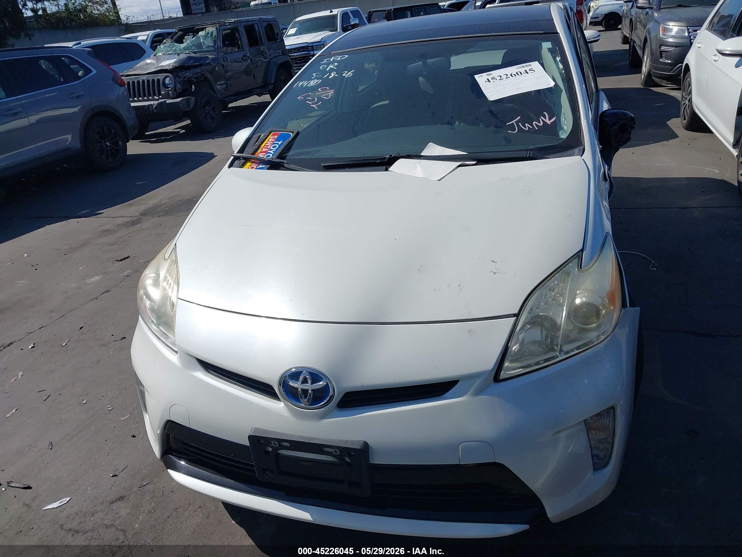 2015 Toyota Prius Three White vin: JTDKN3DU2F1979581