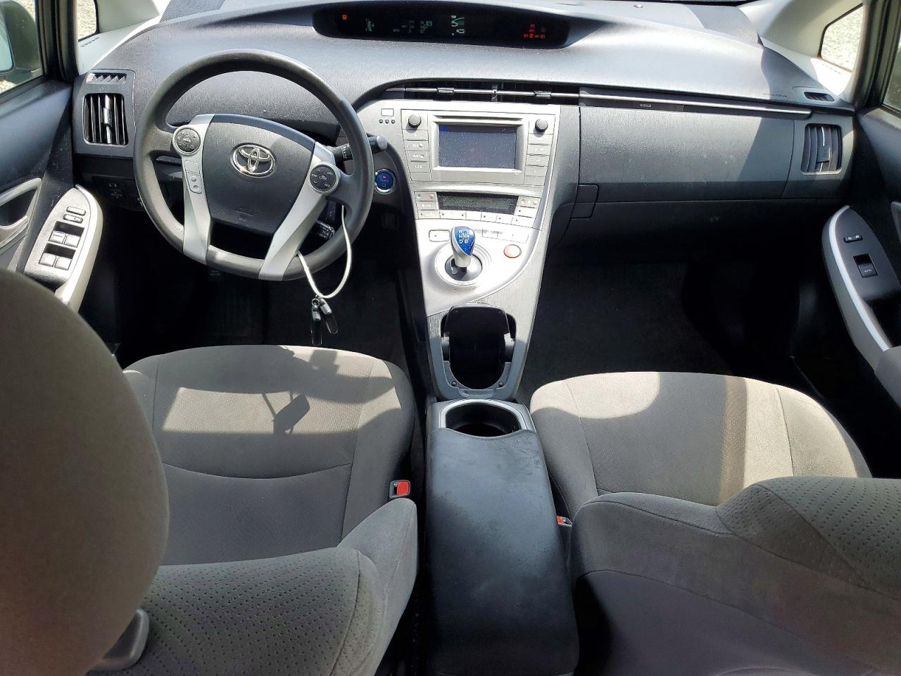 2015 Toyota Prius Two Бирюзовый vin: JTDKN3DU2F1992685