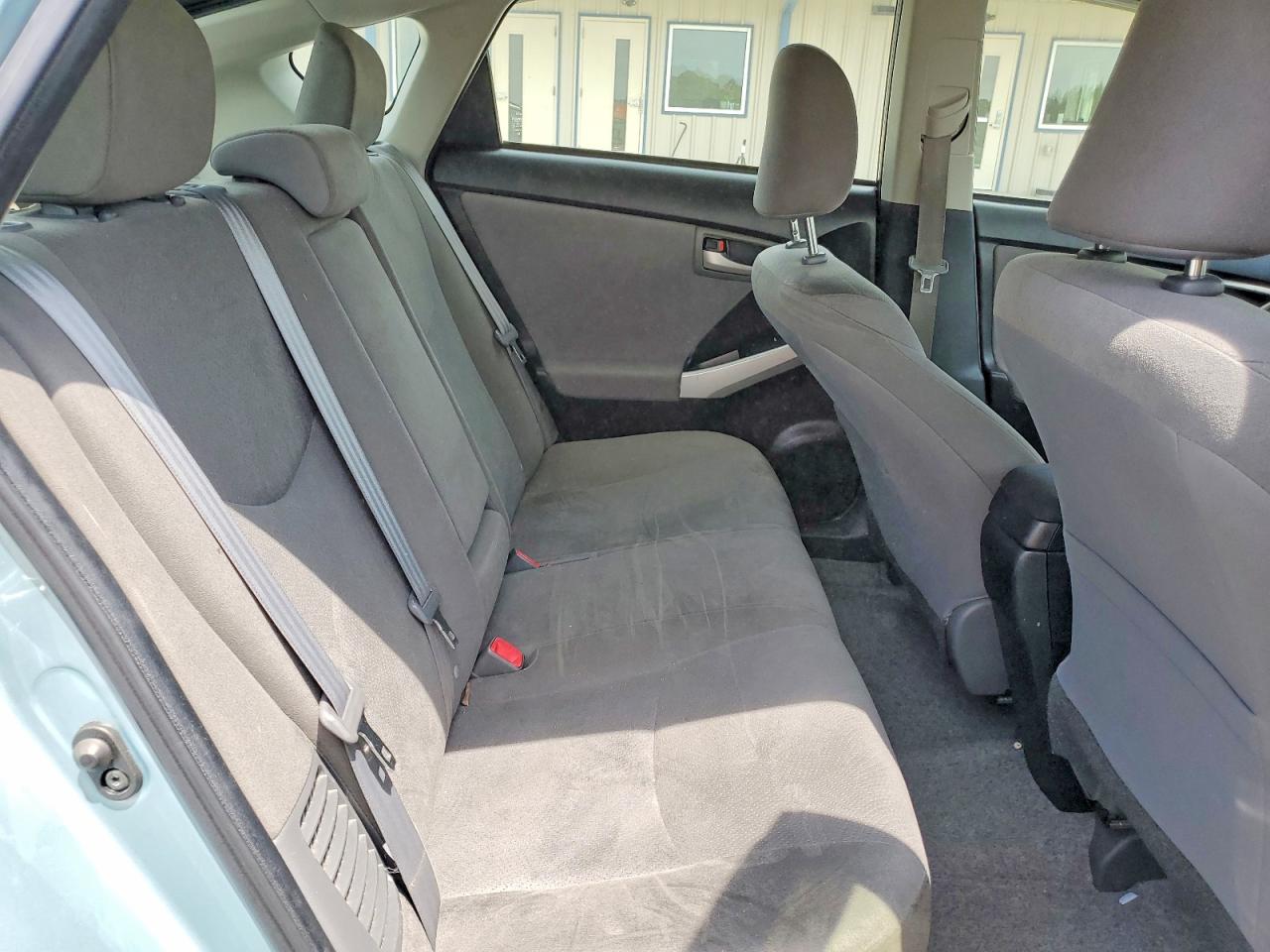 2015 Toyota Prius Two Бирюзовый vin: JTDKN3DU2F1992685