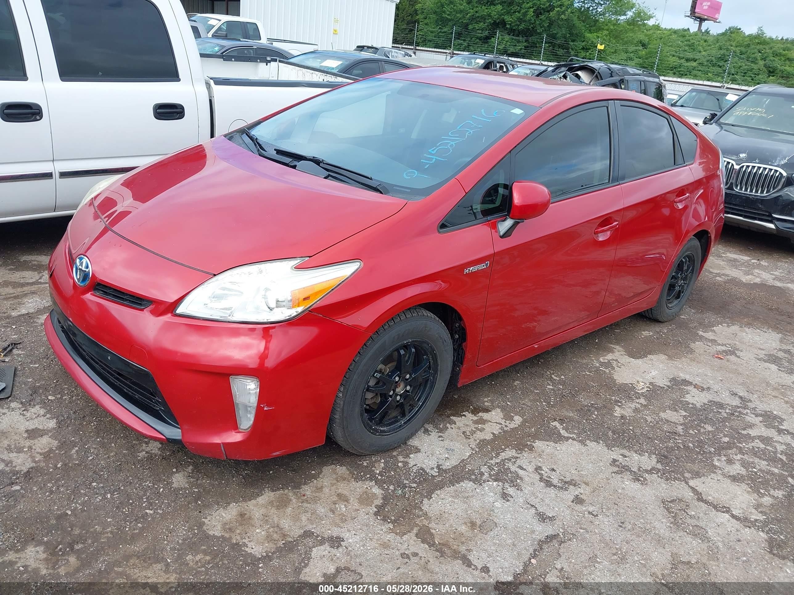 2015 Toyota Prius Two Красный vin: JTDKN3DU2F2001009