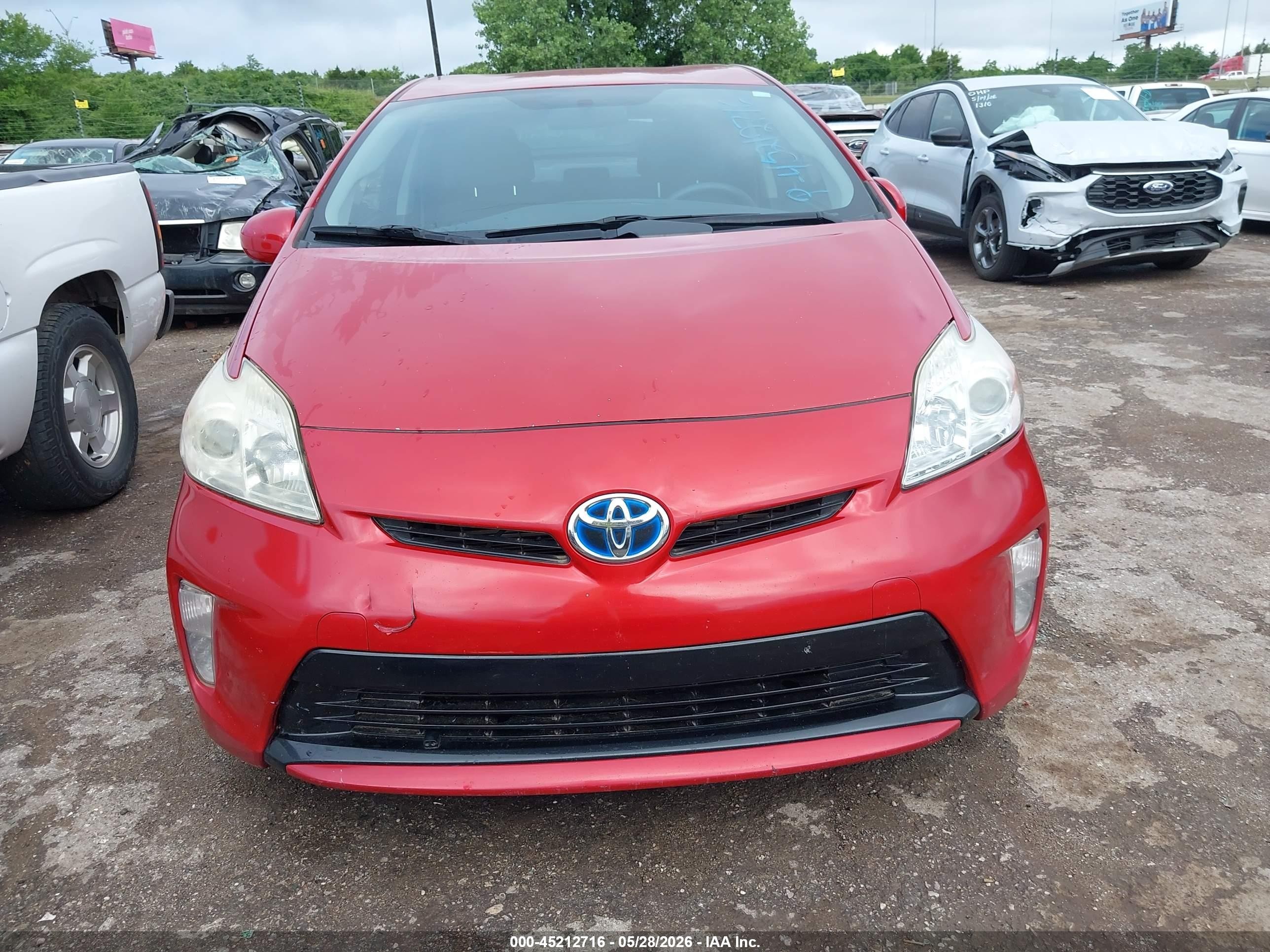 2015 Toyota Prius Two Красный vin: JTDKN3DU2F2001009