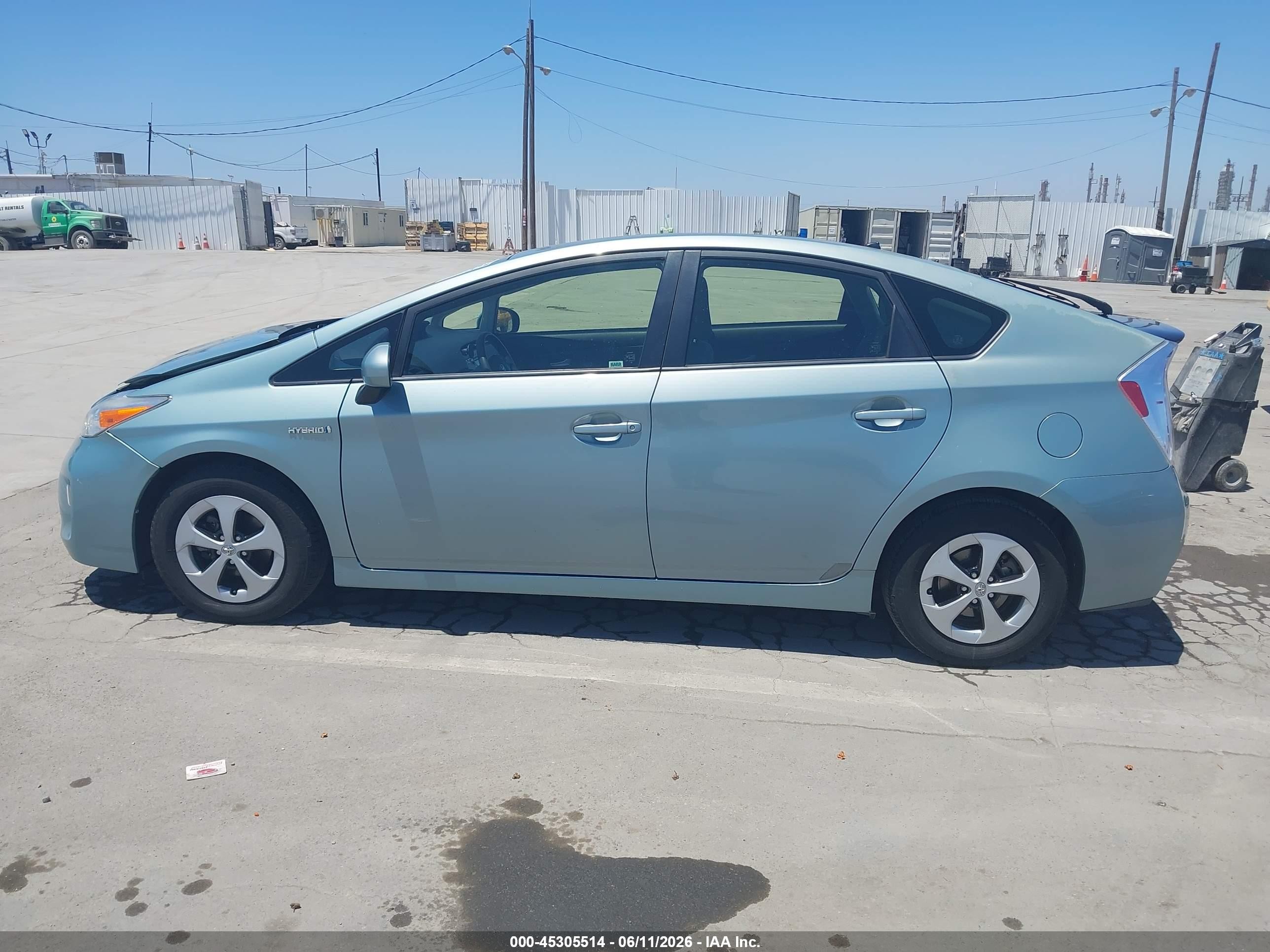 2015 Toyota Prius Two Green vin: JTDKN3DU2F2001253